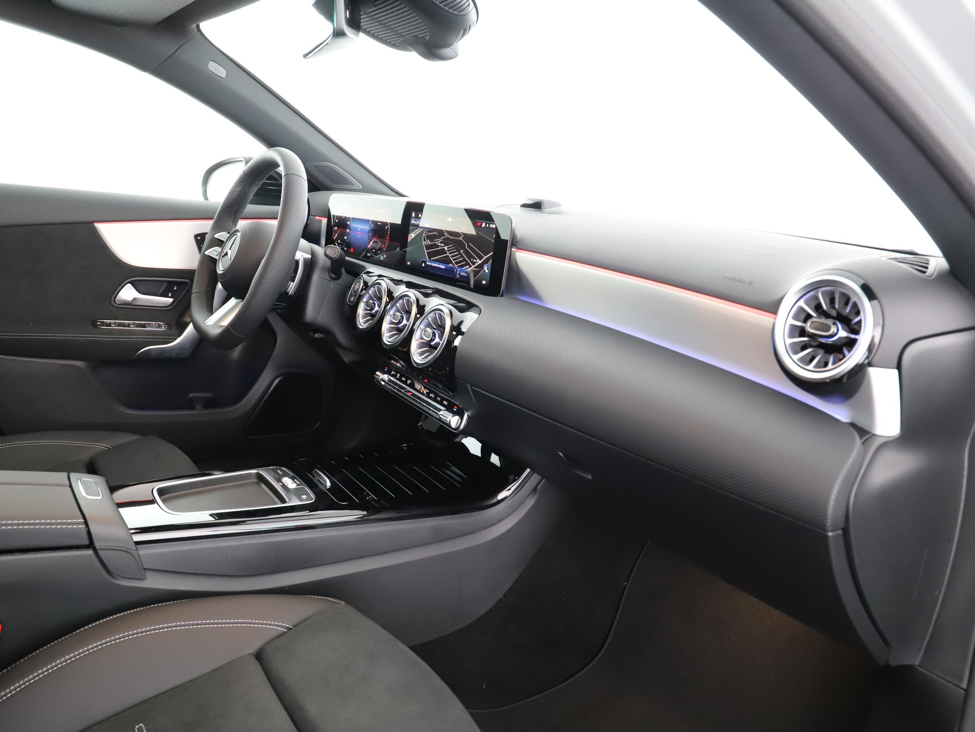 MERCEDES-BENZ A 200 Night Star 7G-DCT-image-10
