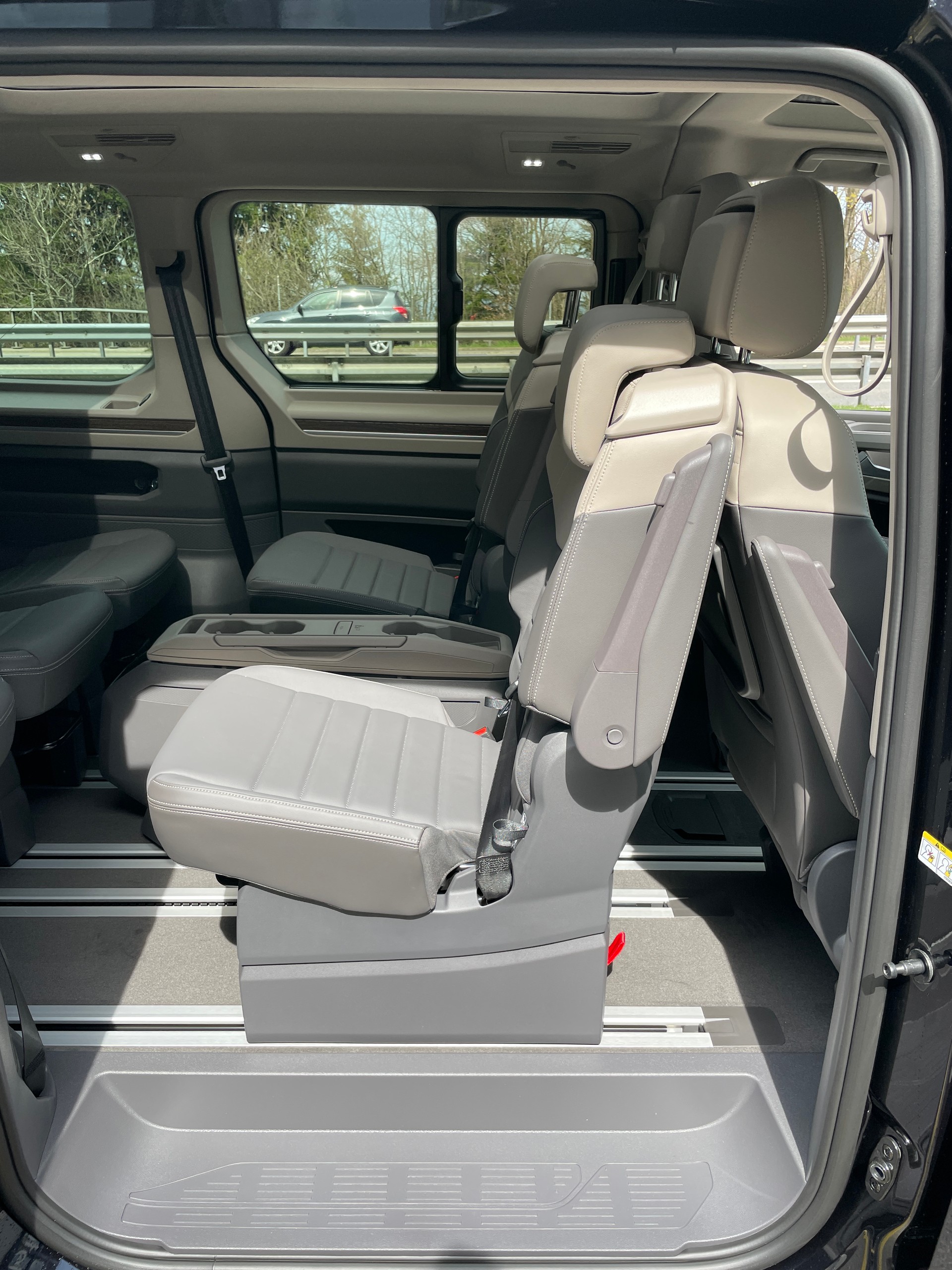 VW Multivan 1.5 eHybrid Style 4Motion DSG-image-14