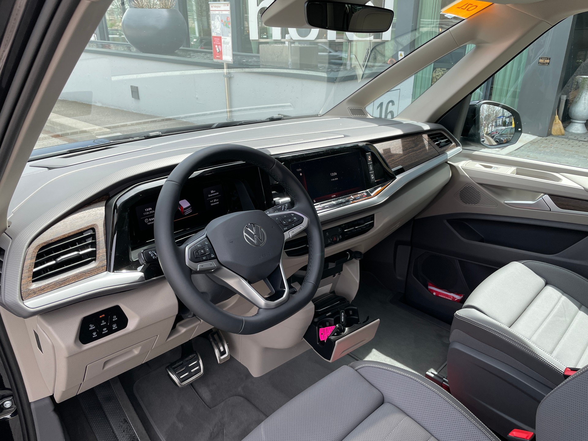 VW Multivan 1.5 eHybrid Style 4Motion DSG-image-10