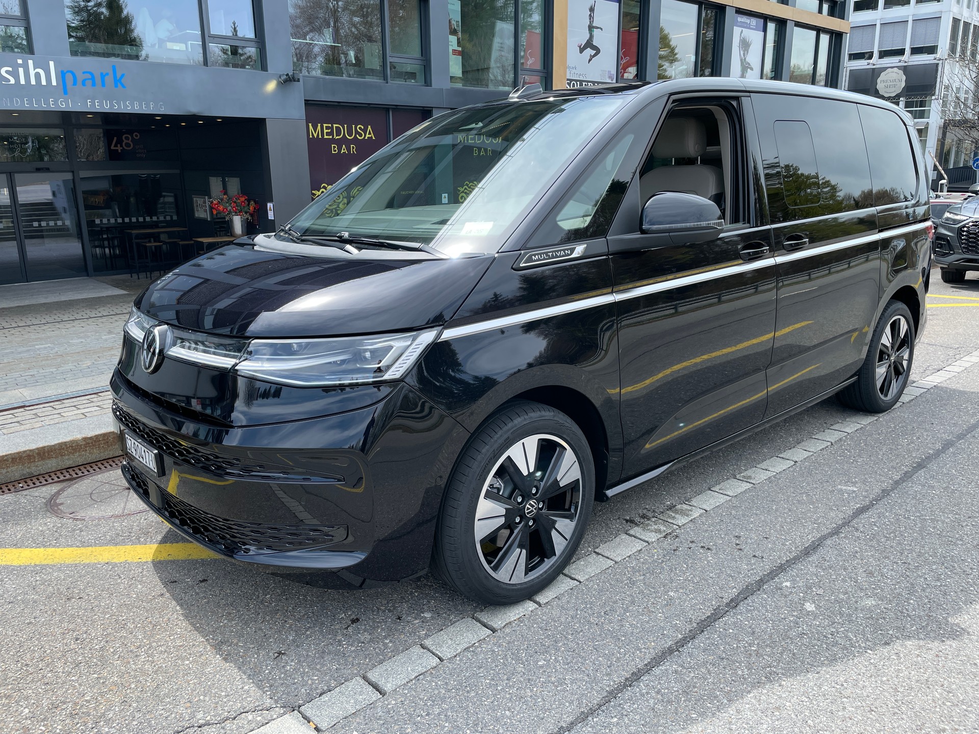 VW Multivan 1.5 eHybrid Style 4Motion DSG-image-0
