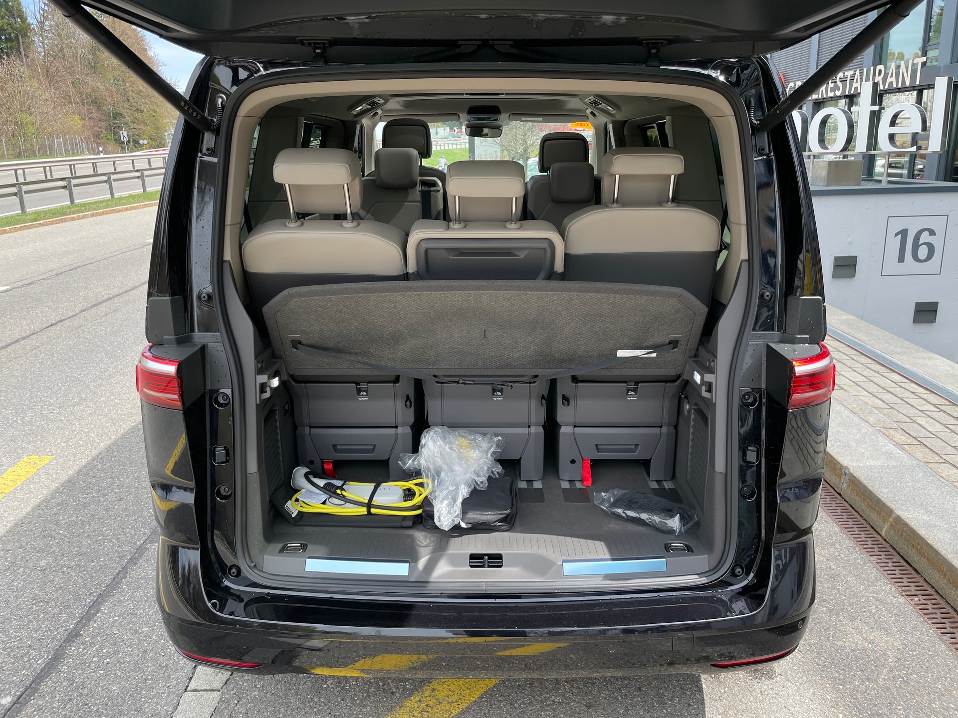 VW Multivan 1.5 eHybrid Style 4Motion DSG-image-6