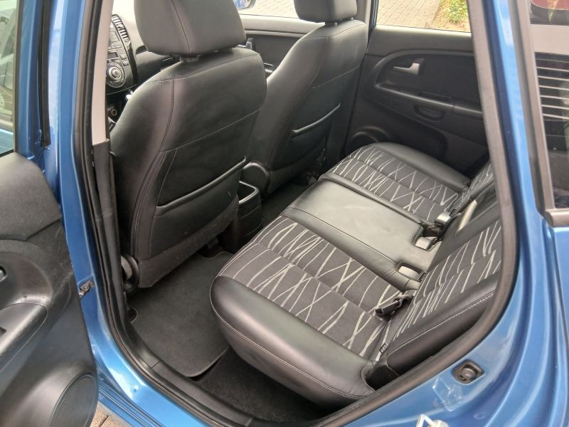 KIA Venga 1.6 CVVT Style Automatic-image-6