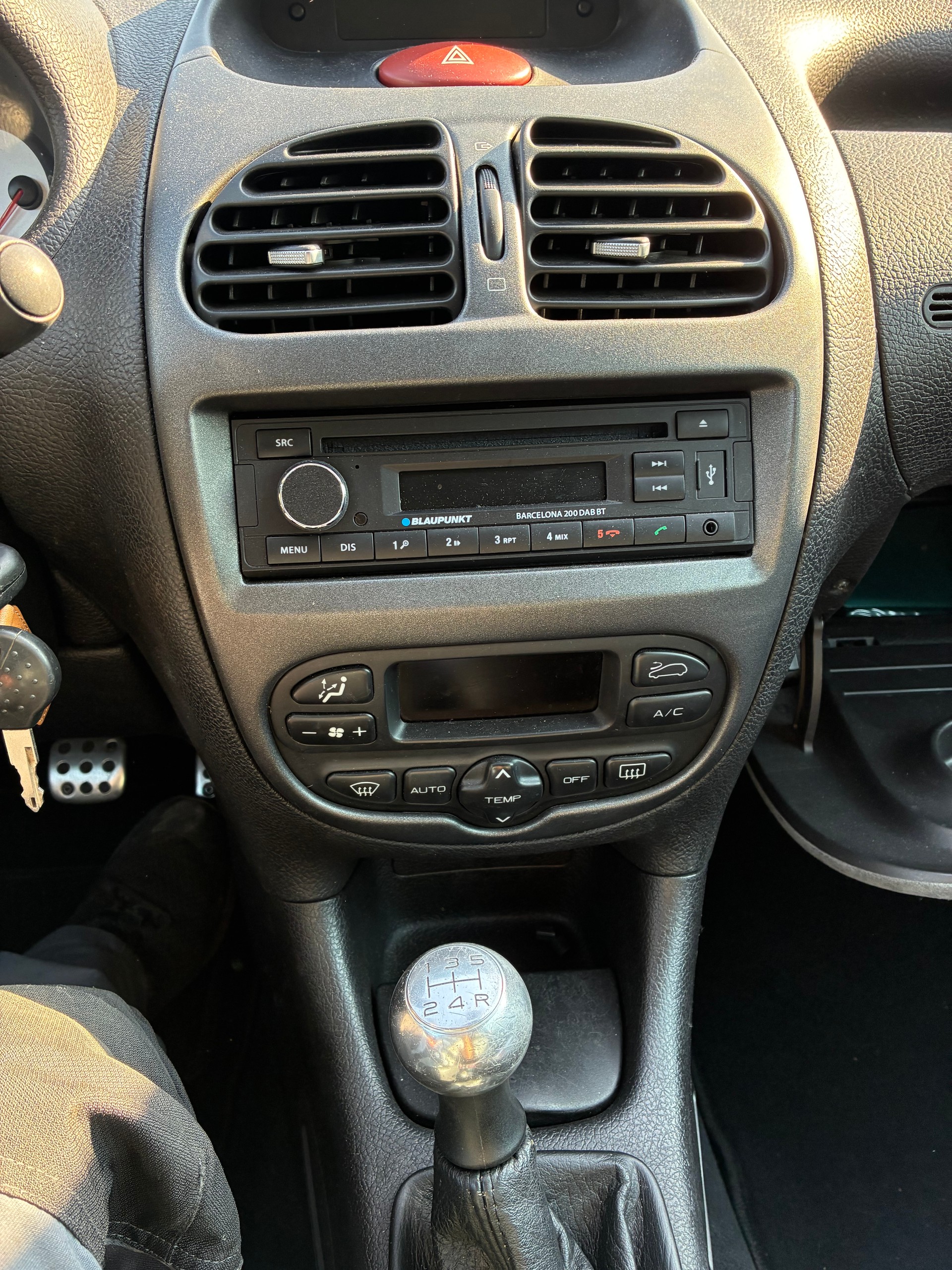 PEUGEOT 206 2.0 16V GTI-image-10