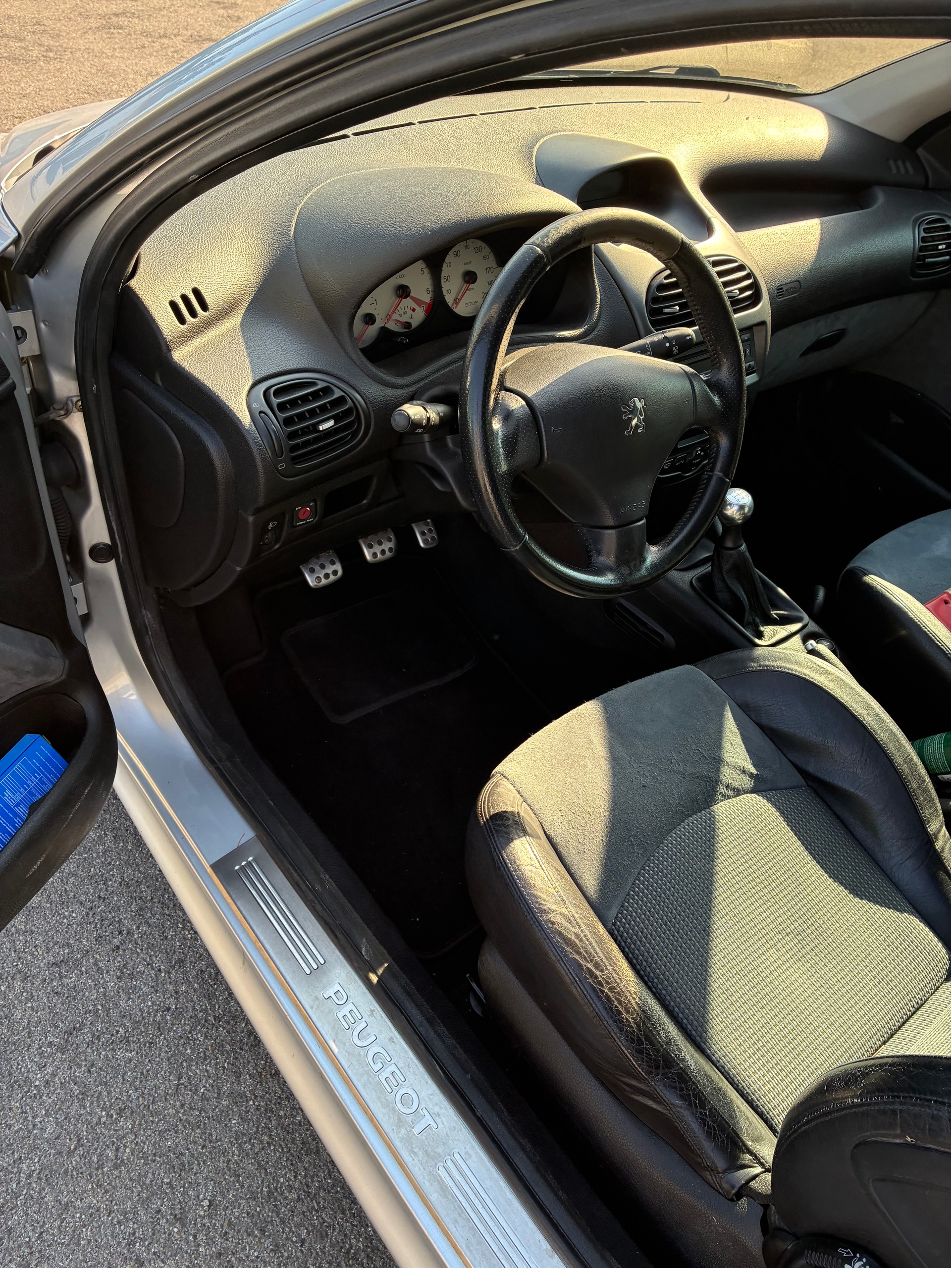 PEUGEOT 206 2.0 16V GTI-image-8