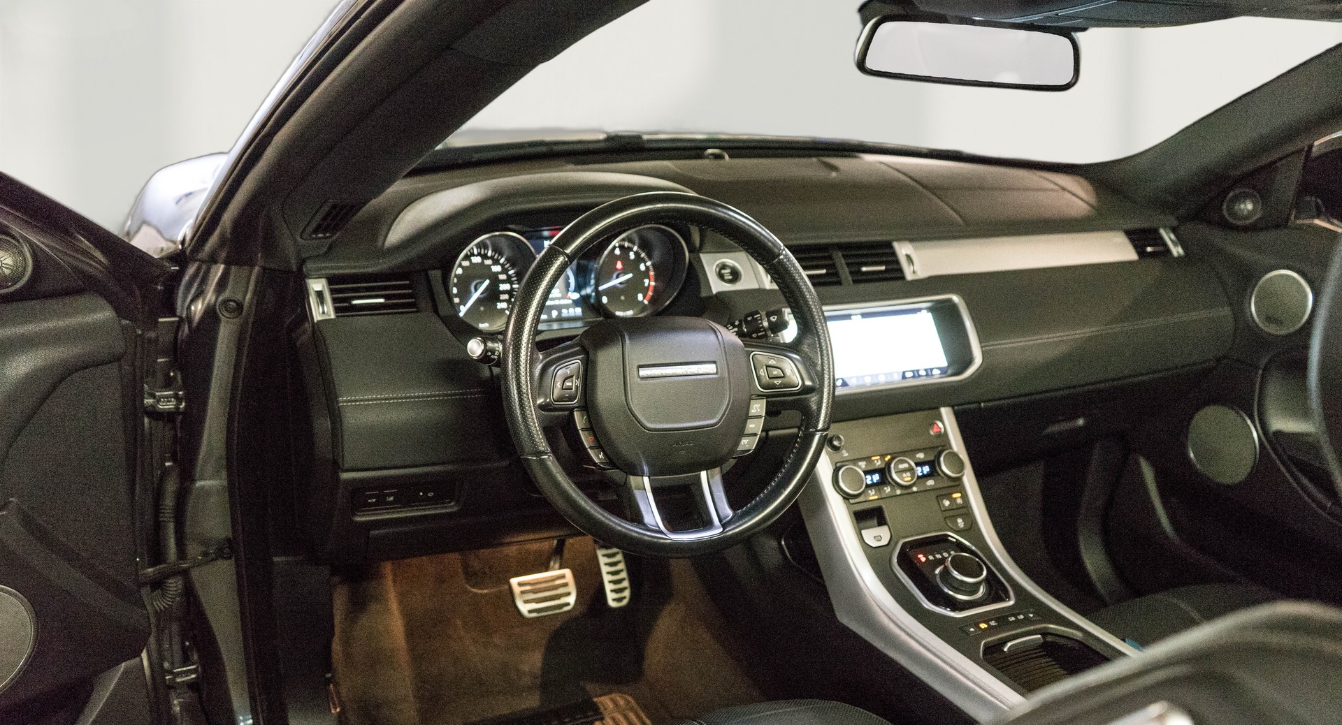 LAND ROVER Range Rover Evoque Convert. 2.0Si4 HSE Dynamic AT9-image-25