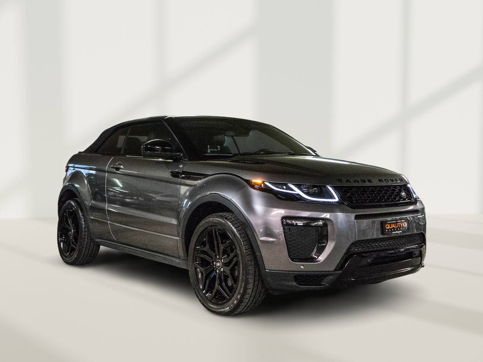 LAND ROVER Range Rover Evoque Convert. 2.0Si4 HSE Dynamic AT9-image-2