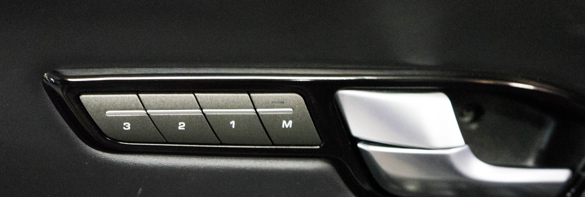 LAND ROVER Range Rover Evoque Convert. 2.0Si4 HSE Dynamic AT9-image-19