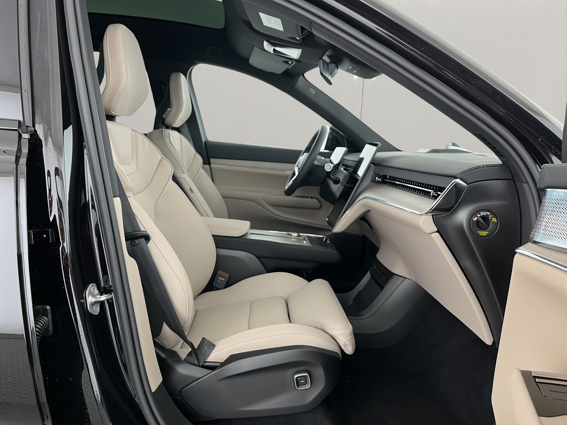 VOLVO EX90 Twin Performance Ultra AWD-image-11