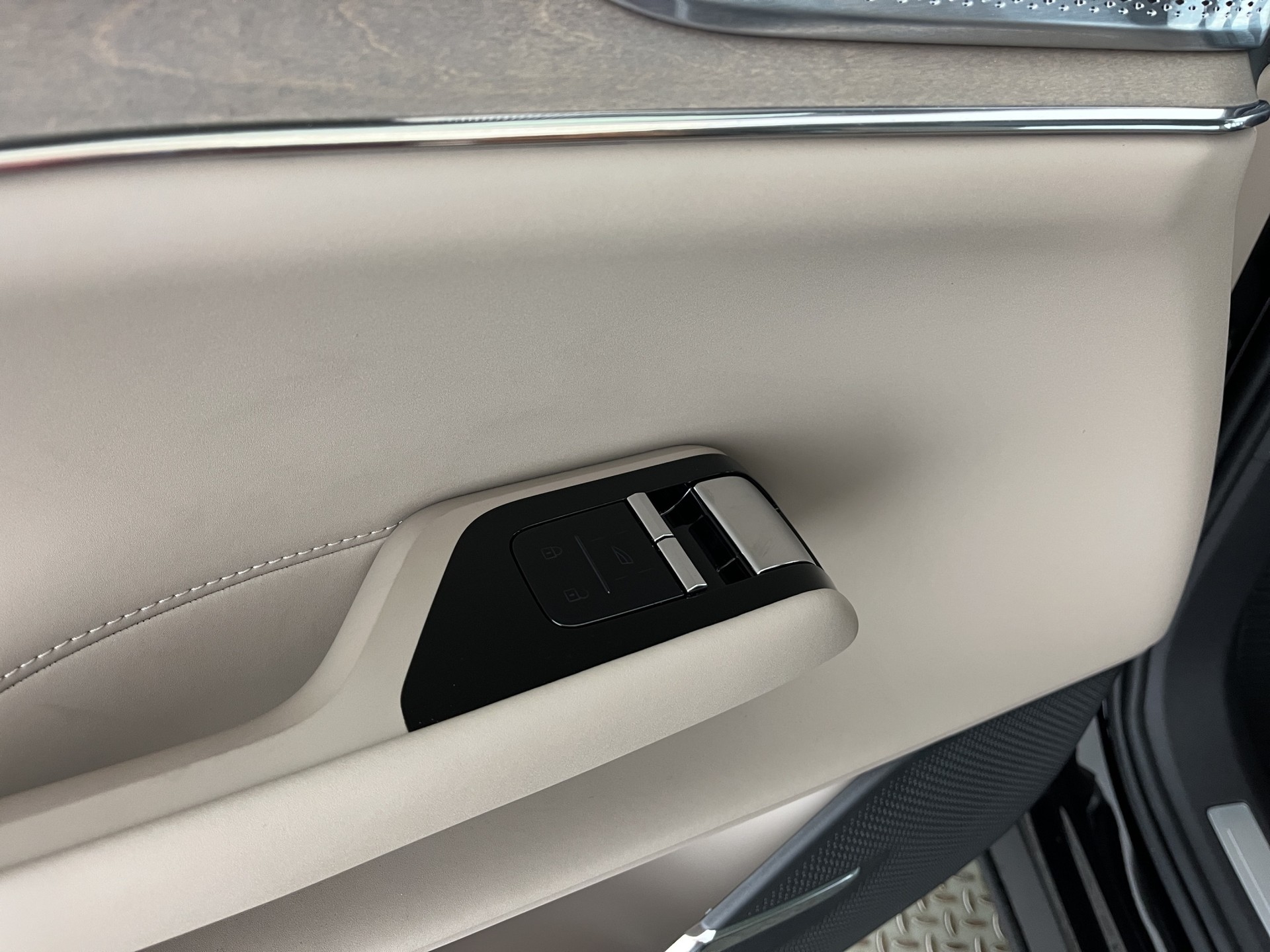VOLVO EX90 Twin Performance Ultra AWD-image-17