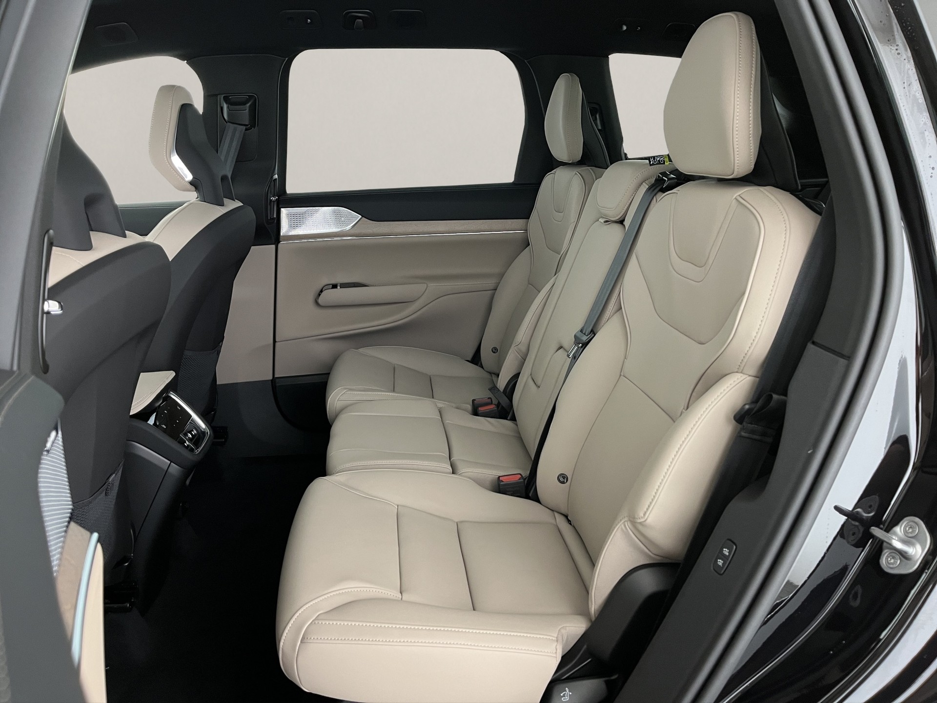 VOLVO EX90 Twin Performance Ultra AWD-image-15