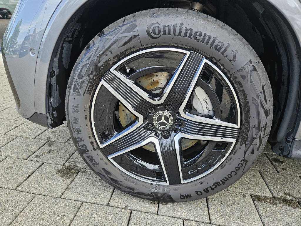 MERCEDES-BENZ GLC 300 e 4Matic AMG Line-image-6