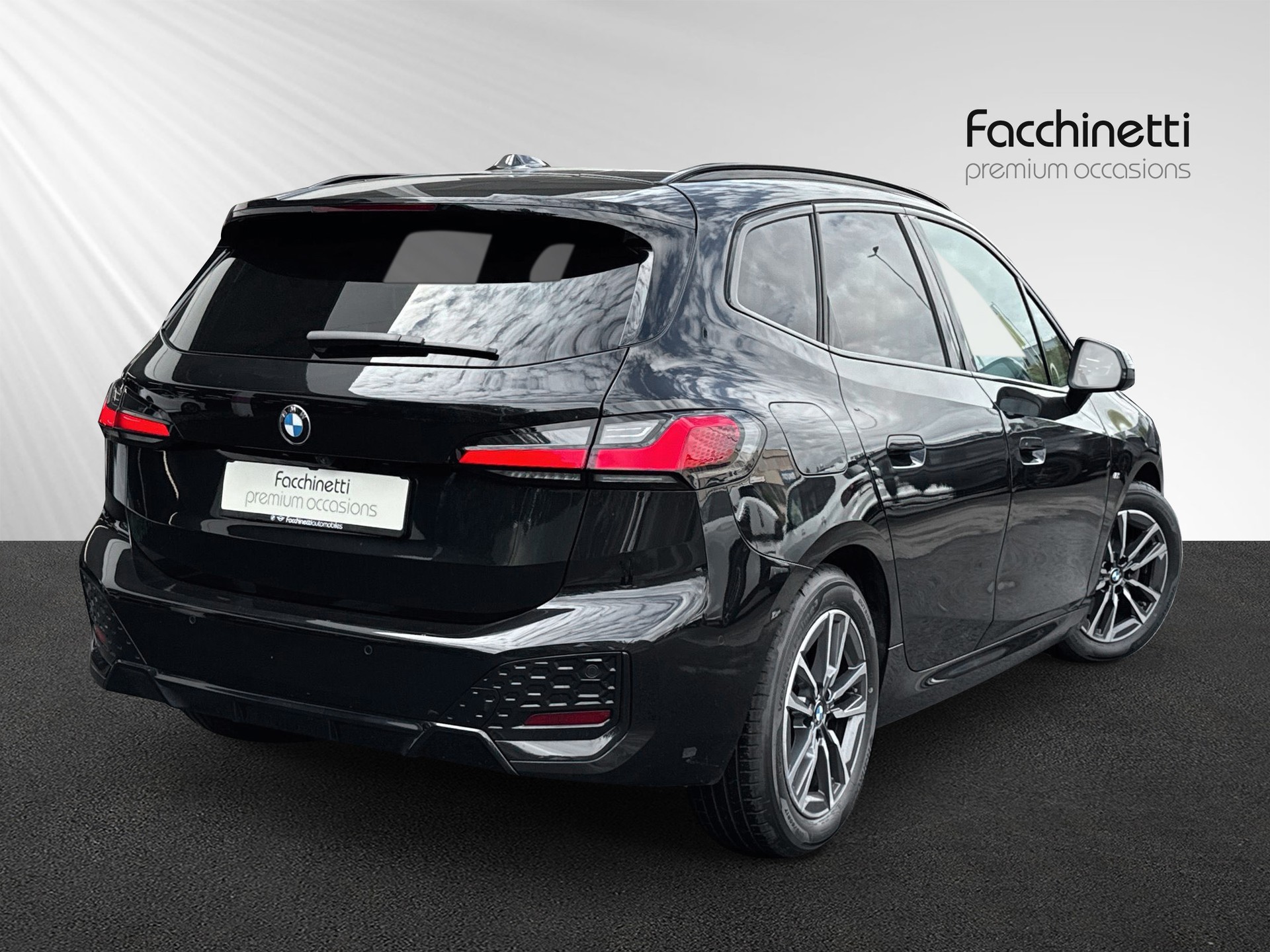 BMW 218i Active Tourer M Sport DKG-showroom-element-2
