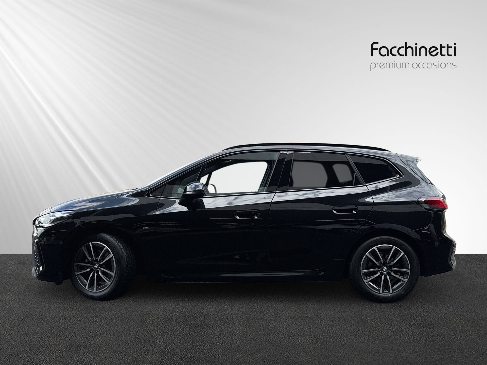 BMW 218i Active Tourer M Sport DKG-showroom-element-1