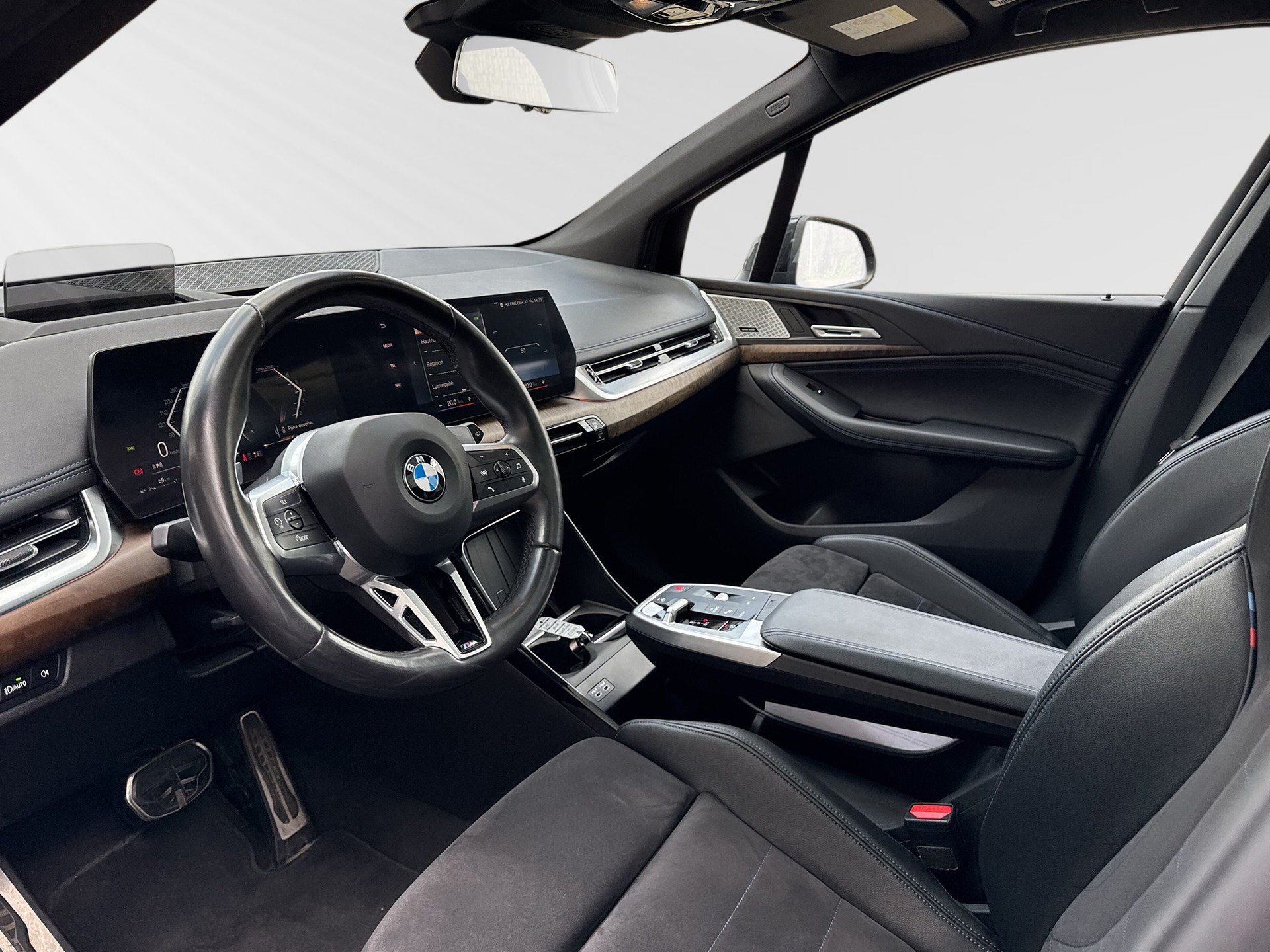 BMW 218i Active Tourer M Sport DKG-showroom-element-3