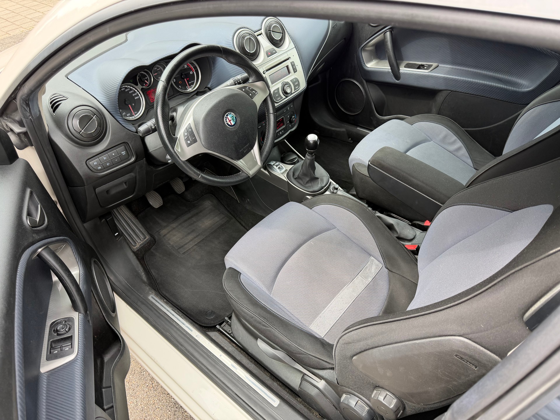 ALFA ROMEO MiTo 1.6 JTD Progression-image-8