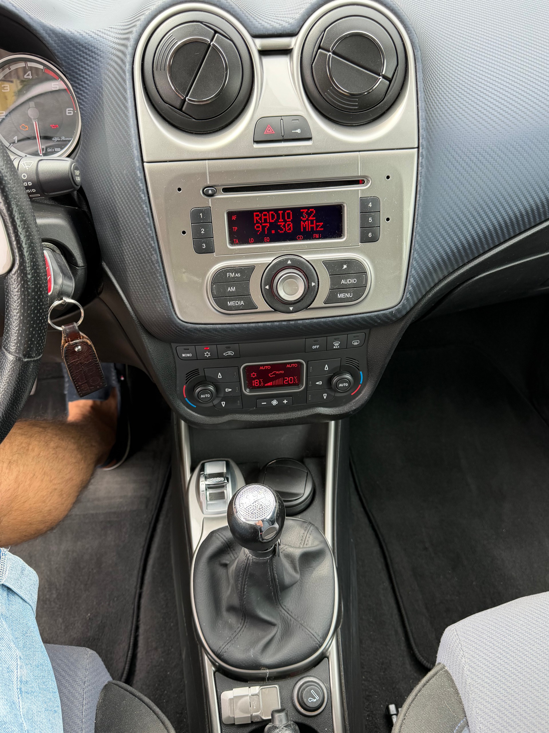 ALFA ROMEO MiTo 1.6 JTD Progression-image-11