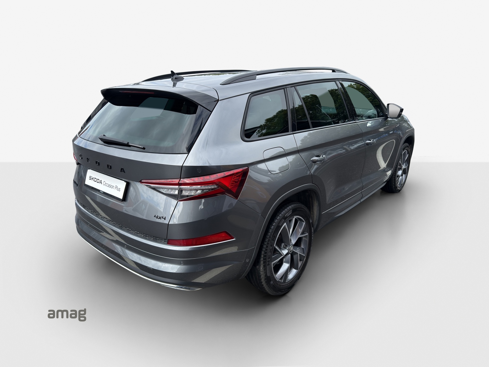 SKODA Kodiaq 2.0 TSI 4x4 SportLine-image-4