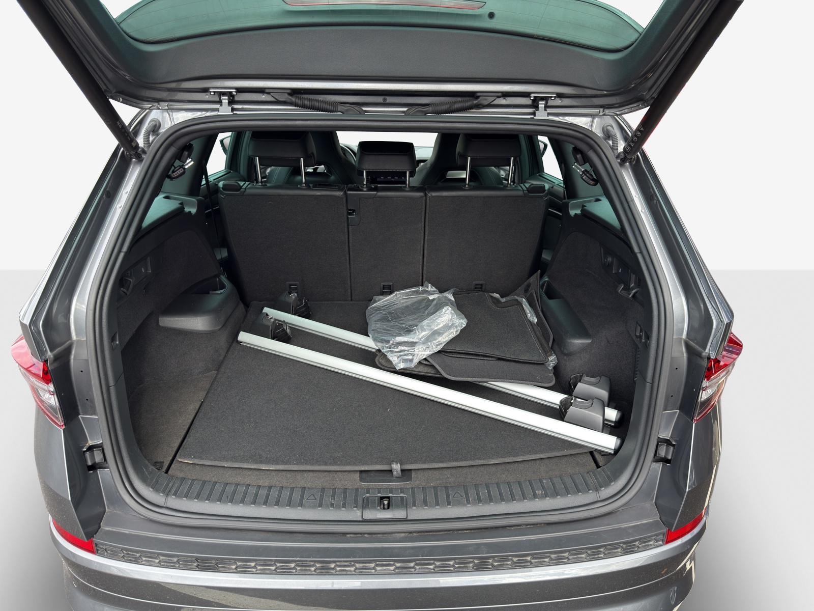 SKODA Kodiaq 2.0 TSI 4x4 SportLine-image-12