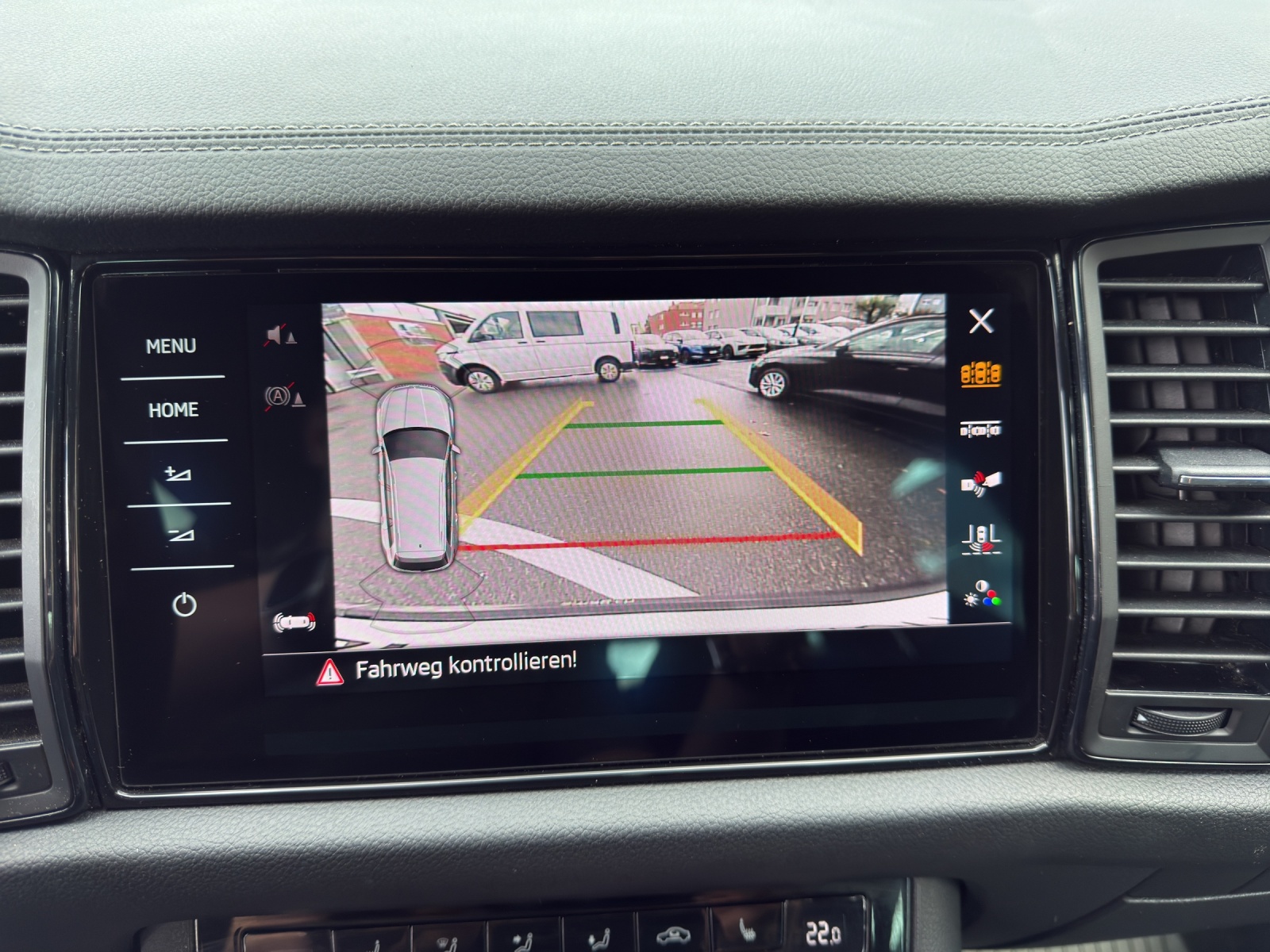 SKODA Kodiaq 2.0 TSI 4x4 SportLine-image-15