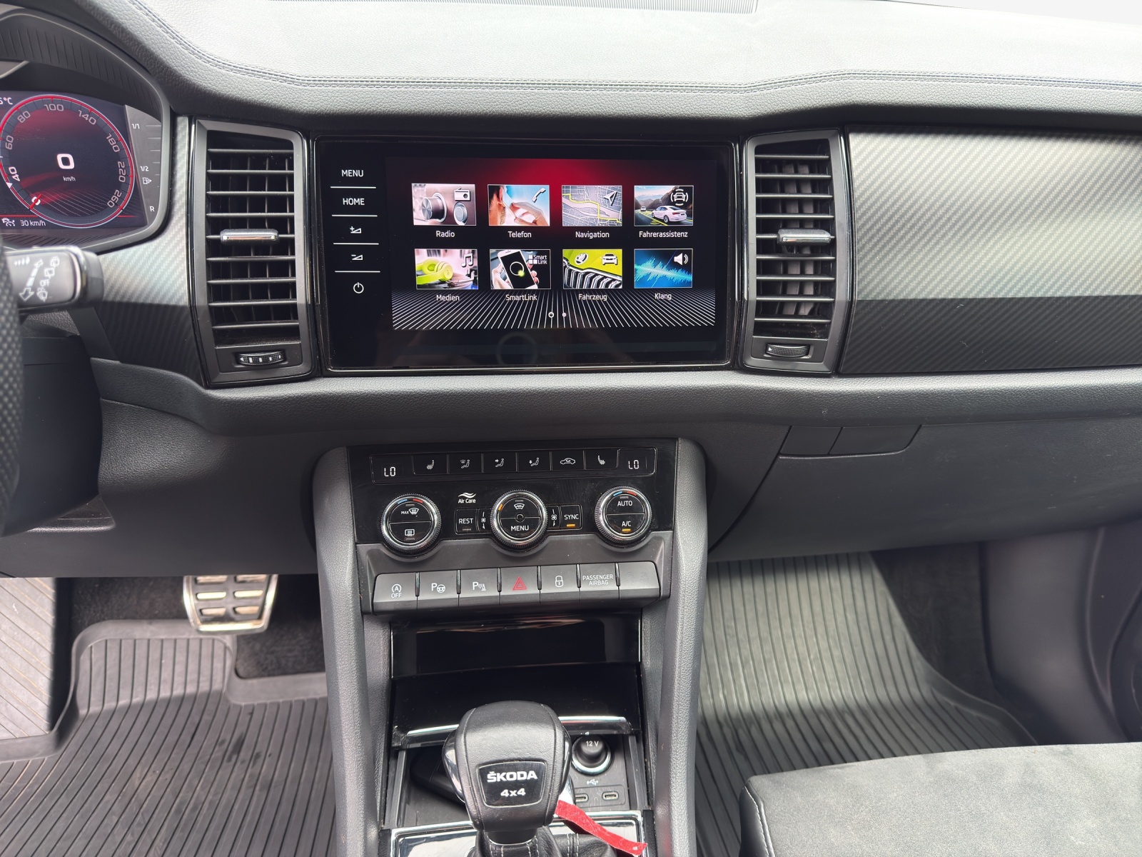 SKODA Kodiaq 2.0 TSI 4x4 SportLine-image-10