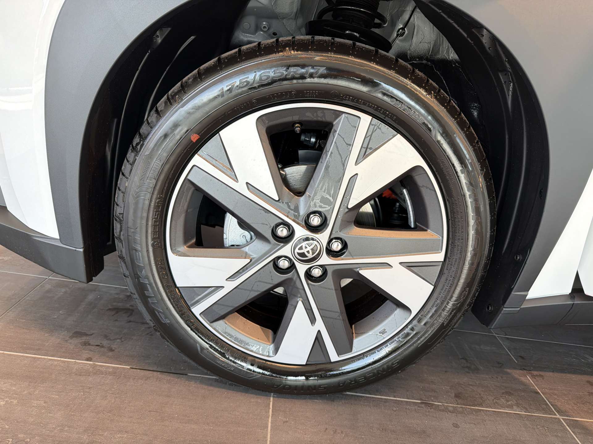 TOYOTA Aygo X 1.5 Comfort NEUES MODELL e-CVT Automat-image-8