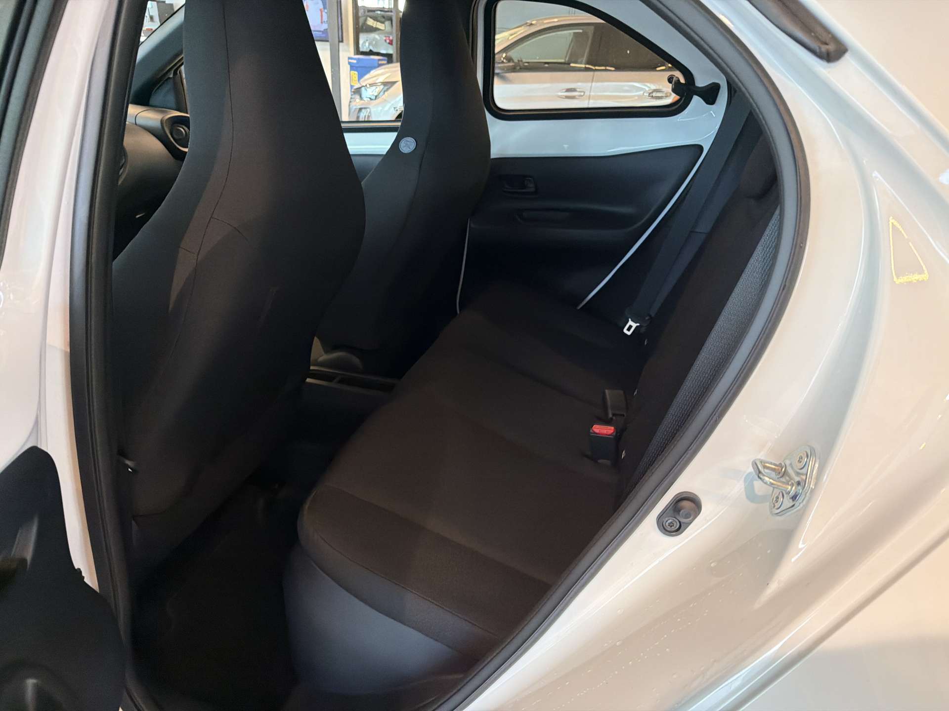 TOYOTA Aygo X 1.5 Comfort NEUES MODELL e-CVT Automat-image-6