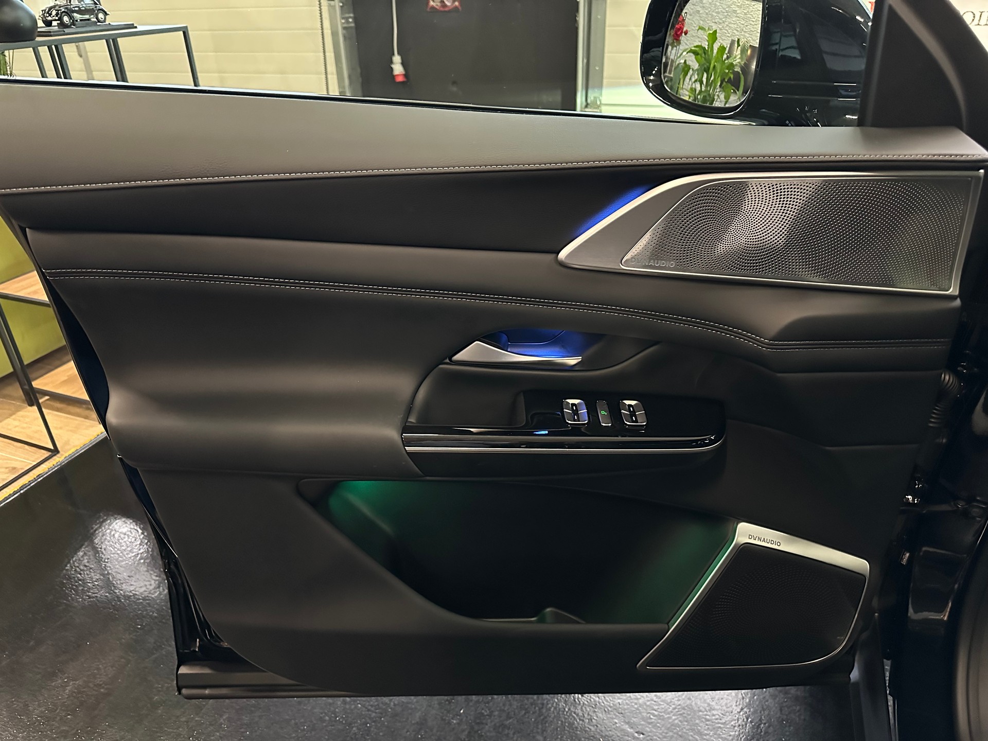 XPENG G9 93kWh Performance AWD Black Edition Premium PHASE 2-image-47