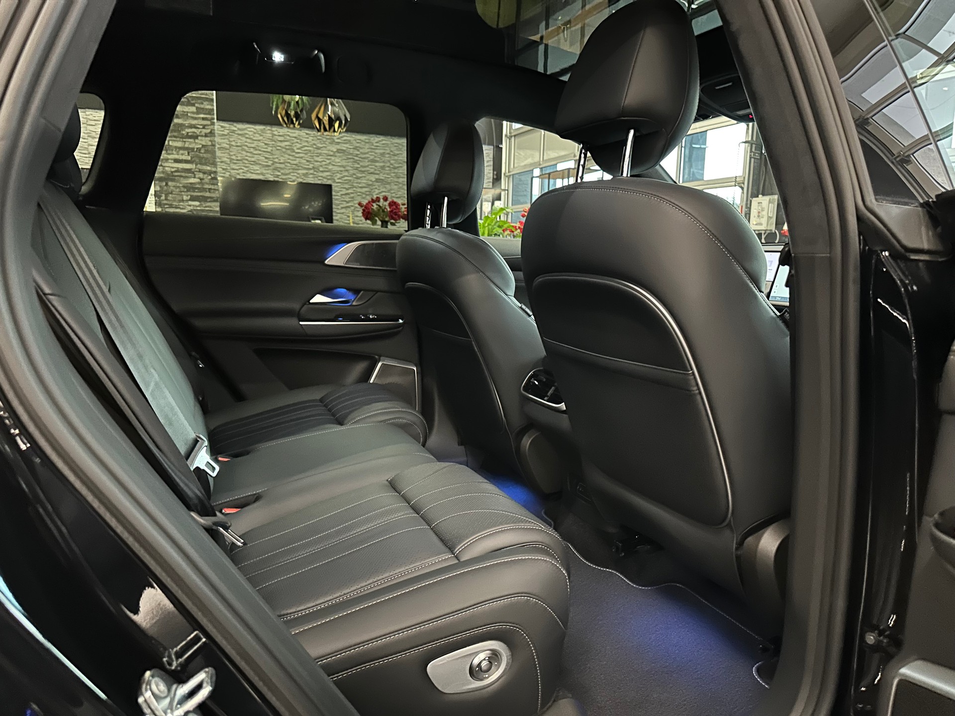 XPENG G9 93kWh Performance AWD Black Edition Premium PHASE 2-image-12