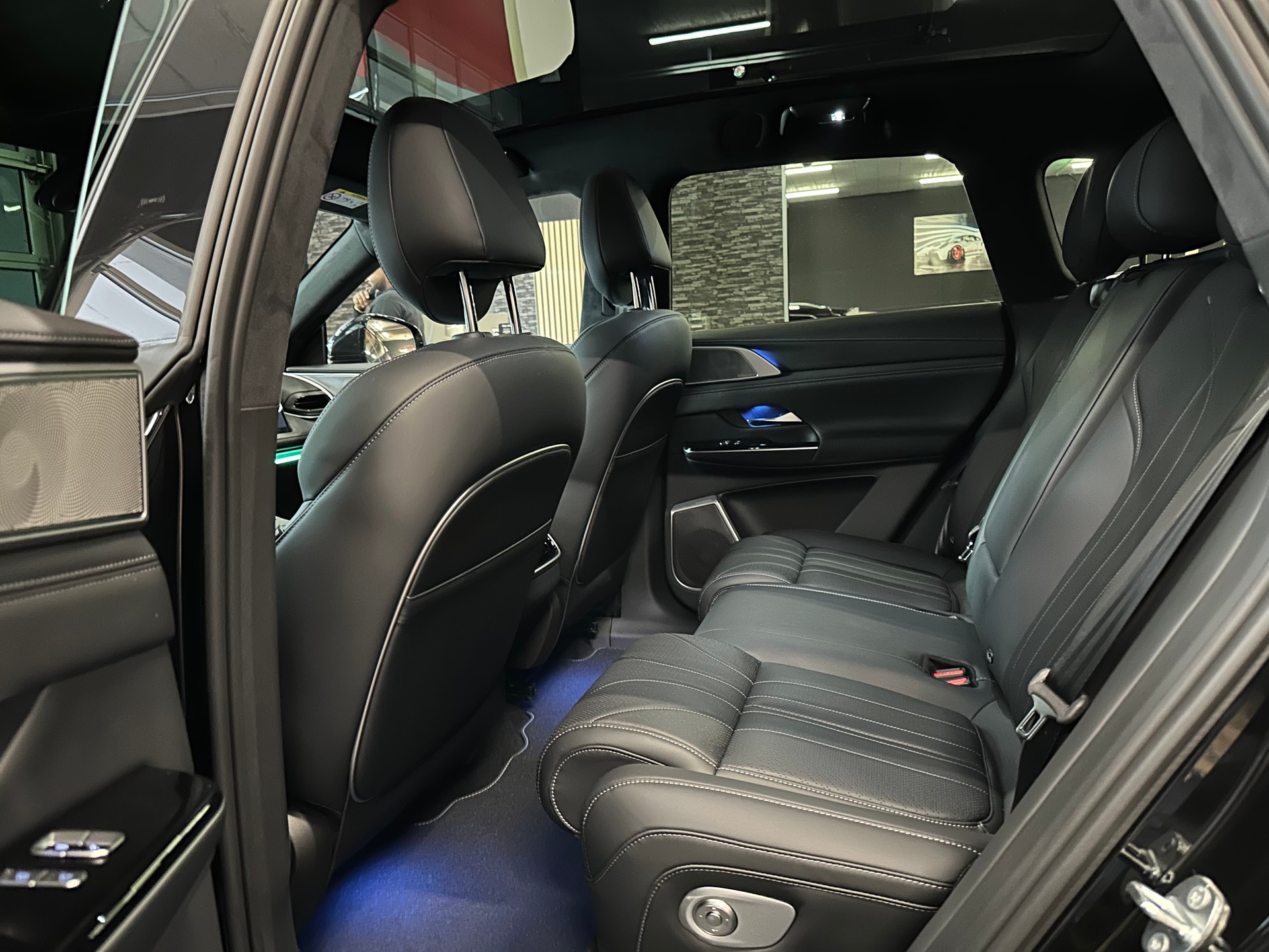 XPENG G9 93kWh Performance AWD Black Edition Premium PHASE 2-image-10