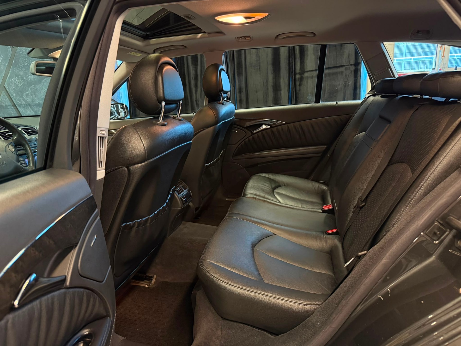 MERCEDES-BENZ E 500 Avantgarde 7G-Tronic-image-14