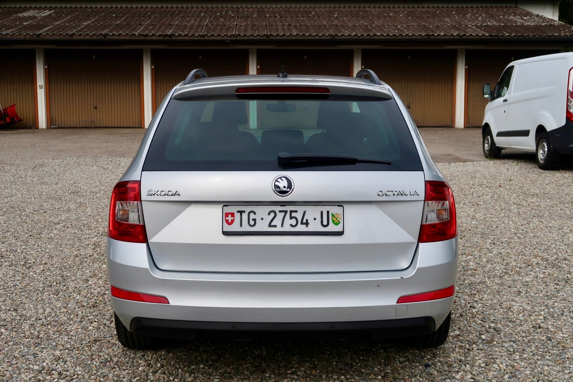 SKODA Octavia Combi 1.6 TDI Ambition DSG-image-4