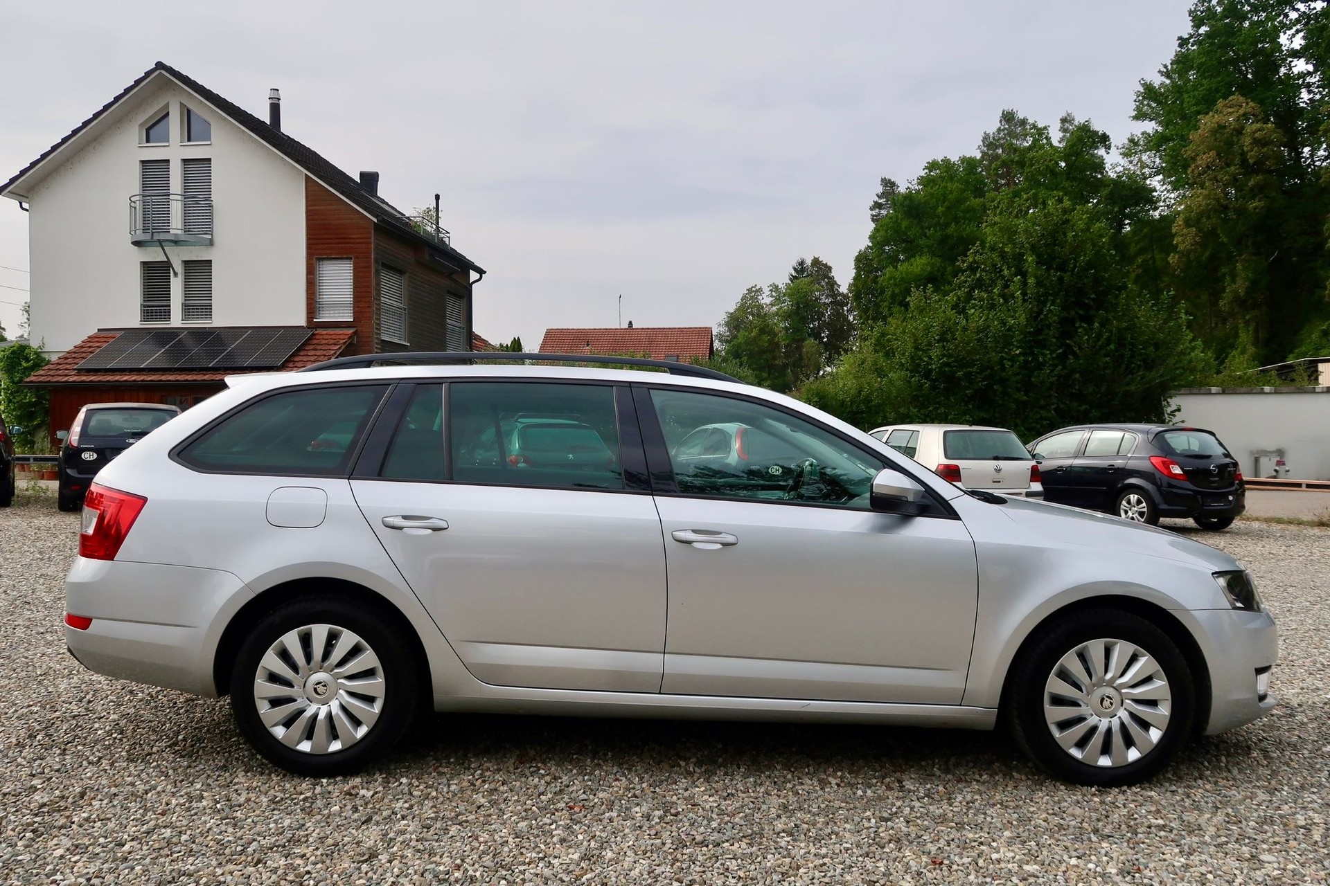 SKODA Octavia Combi 1.6 TDI Ambition DSG-image-2