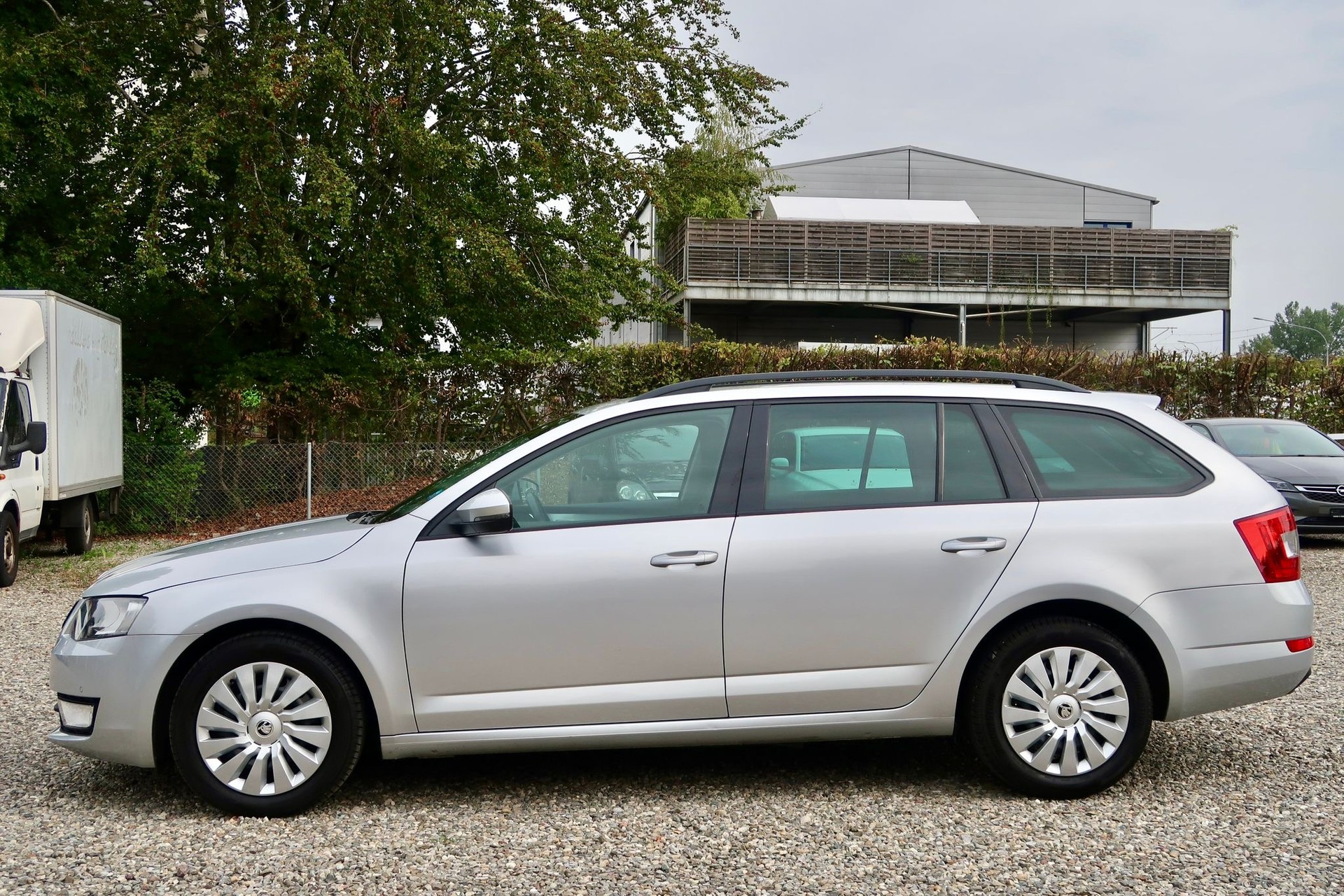 SKODA Octavia Combi 1.6 TDI Ambition DSG-image-1