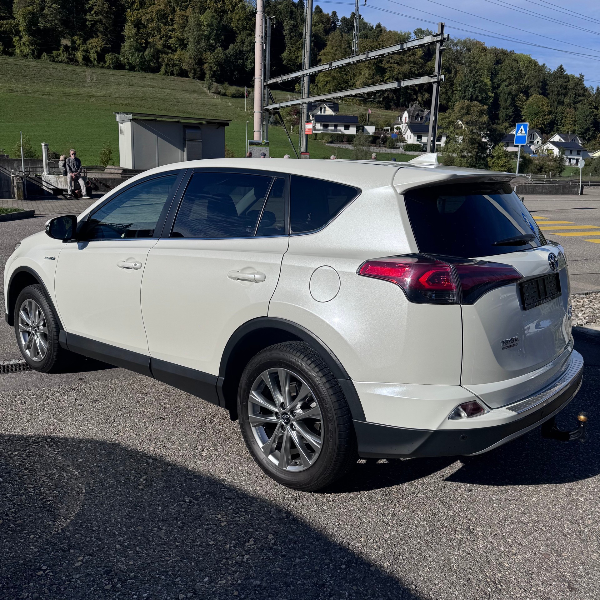TOYOTA RAV-4 2.5 HSD Premium e-CVT-image-2