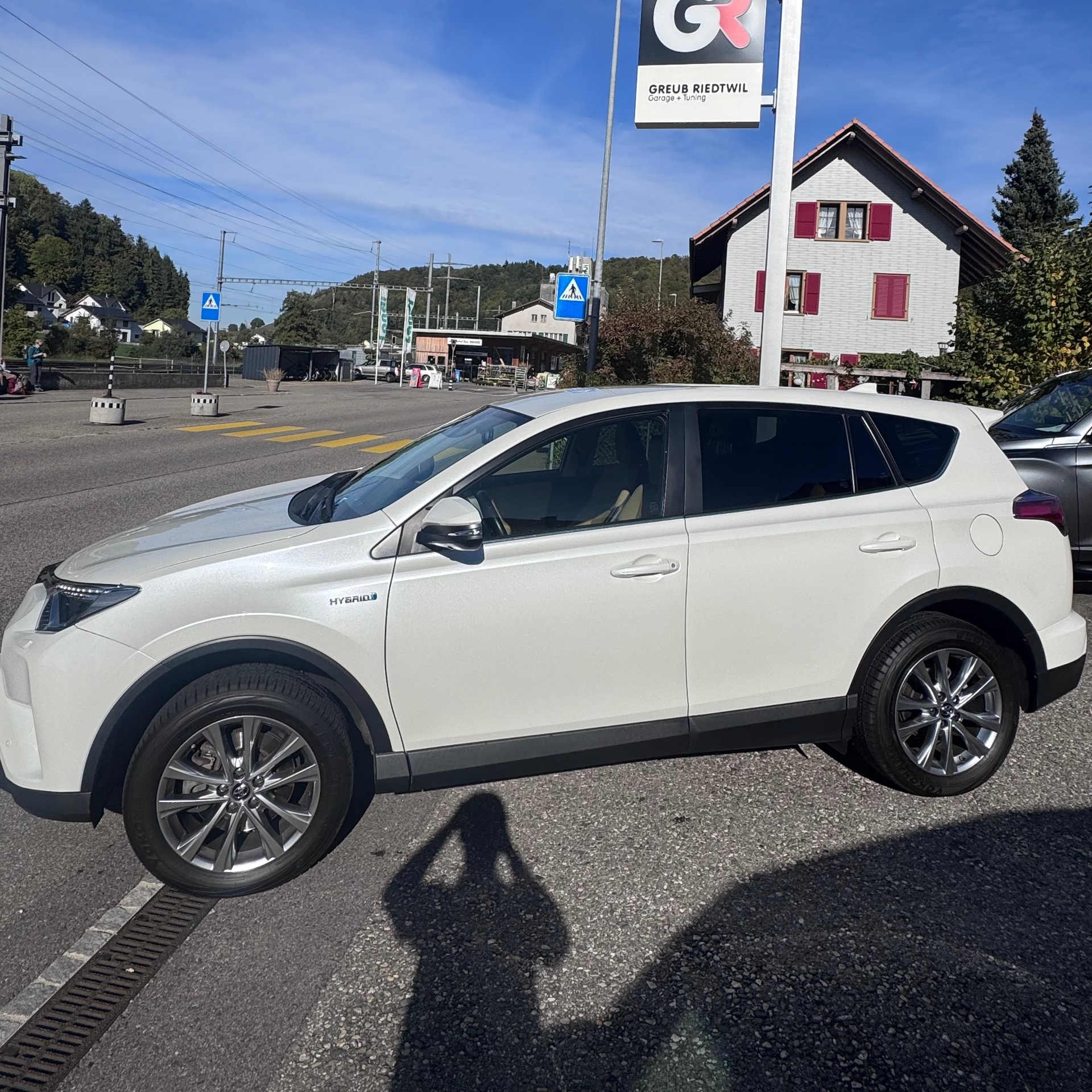 TOYOTA RAV-4 2.5 HSD Premium e-CVT-image-1