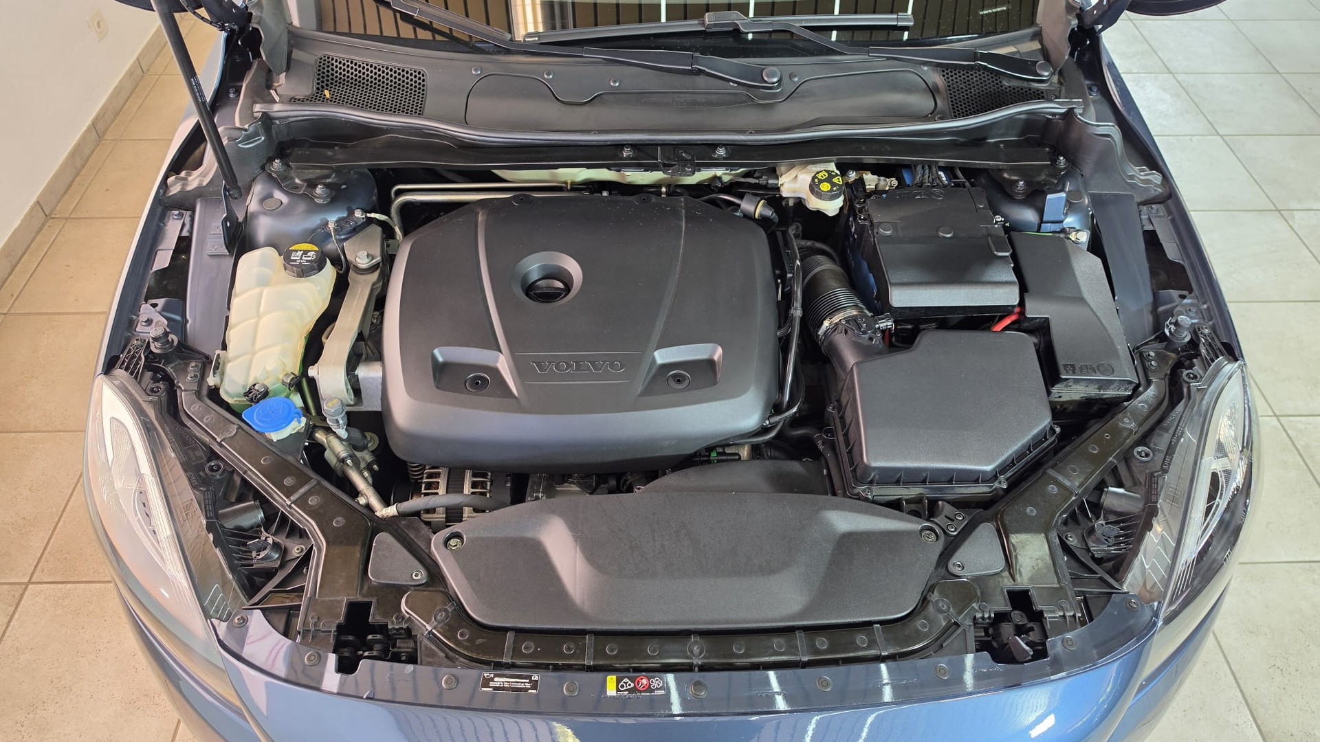 VOLVO V40 T3 OceanRace Geartronic, Schweizer Fahrzeug, Frisch ab MFK und Frisch ab Service-image-14