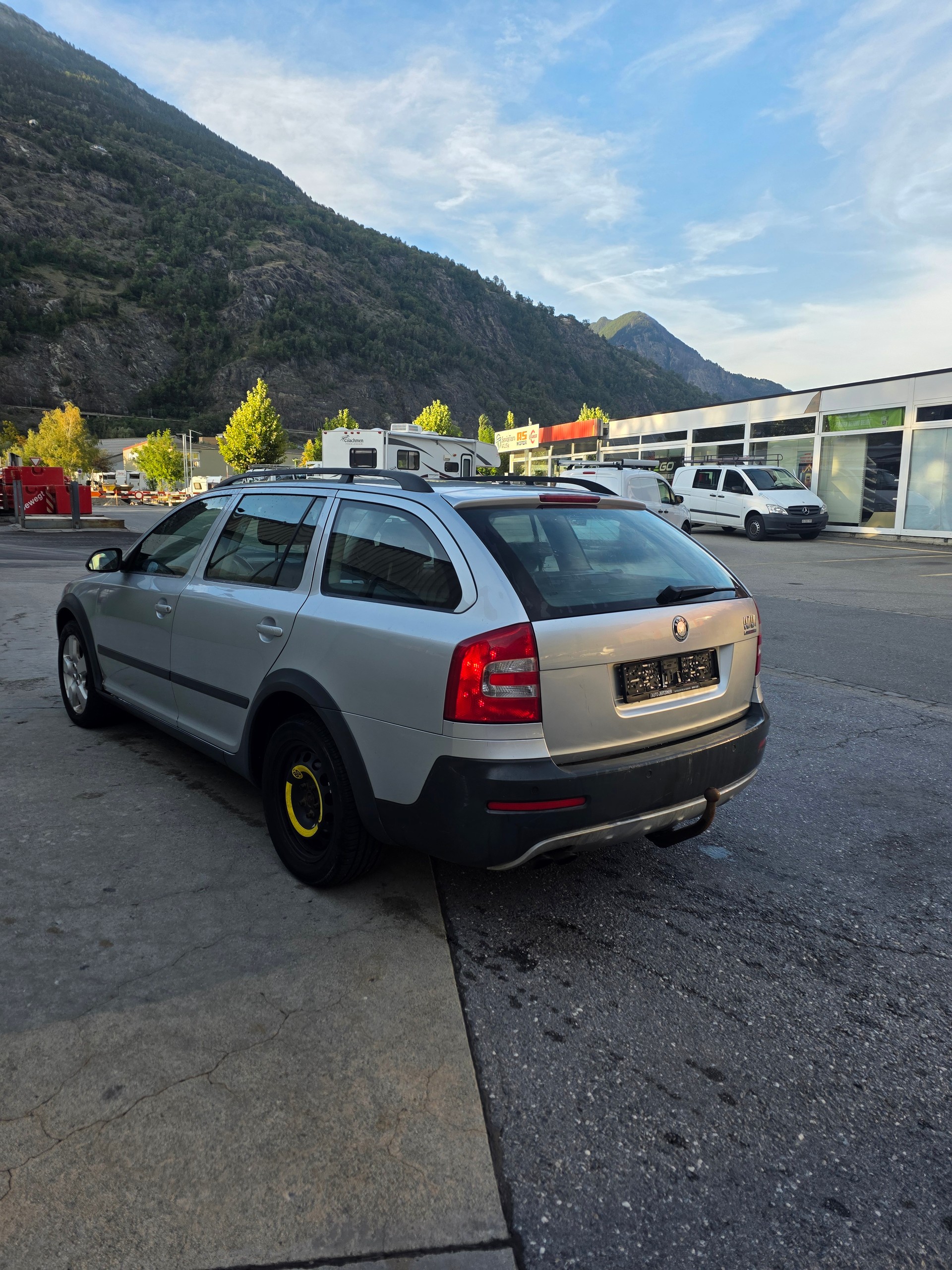 SKODA Octavia Scout 2.0 TDI 4x4-image-5