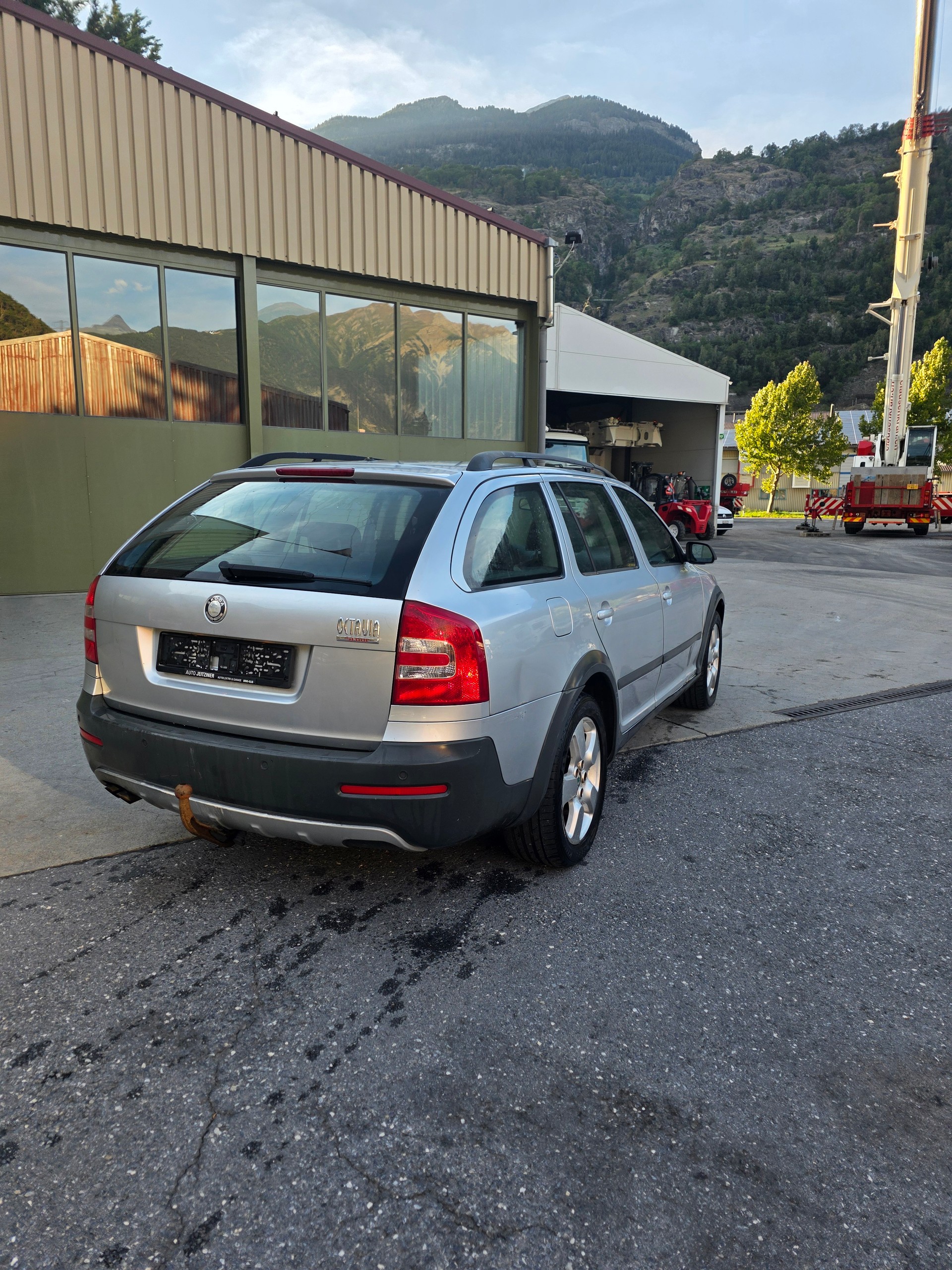 SKODA Octavia Scout 2.0 TDI 4x4-image-7