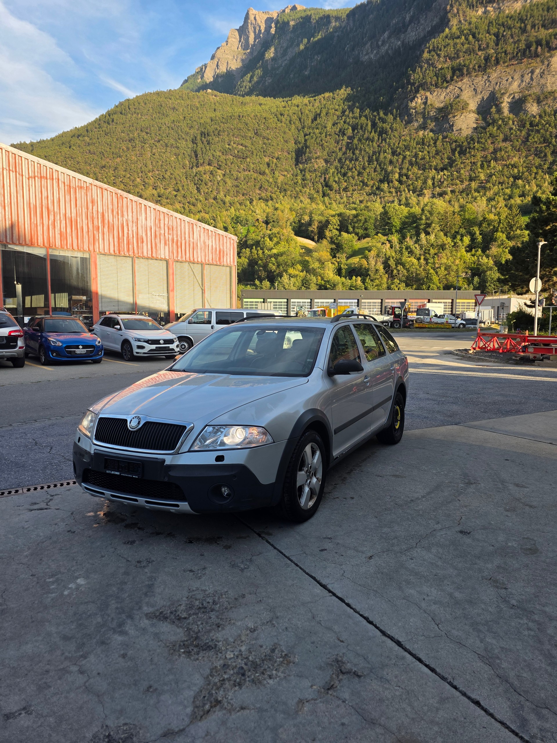 SKODA Octavia Scout 2.0 TDI 4x4-image-0