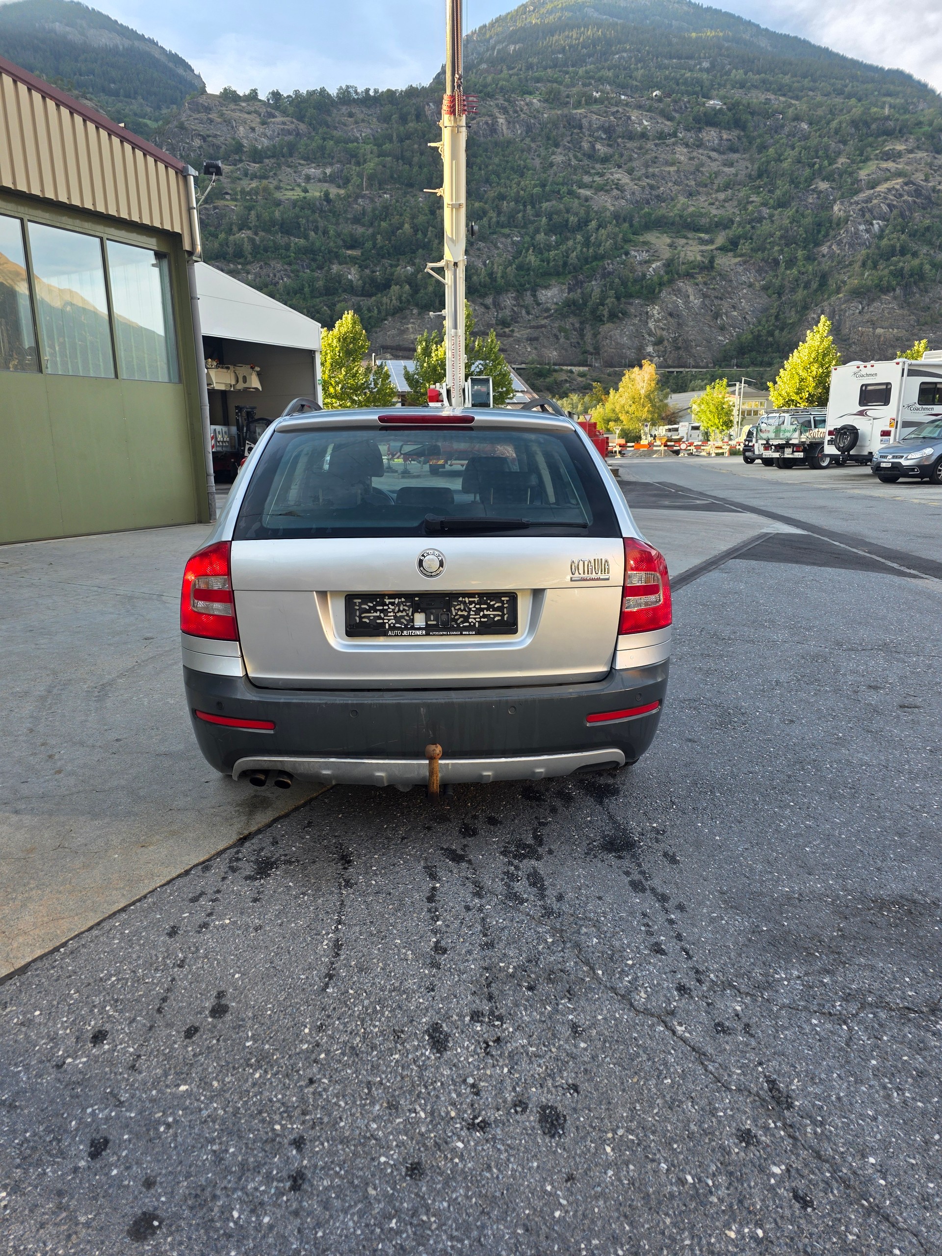 SKODA Octavia Scout 2.0 TDI 4x4-image-6