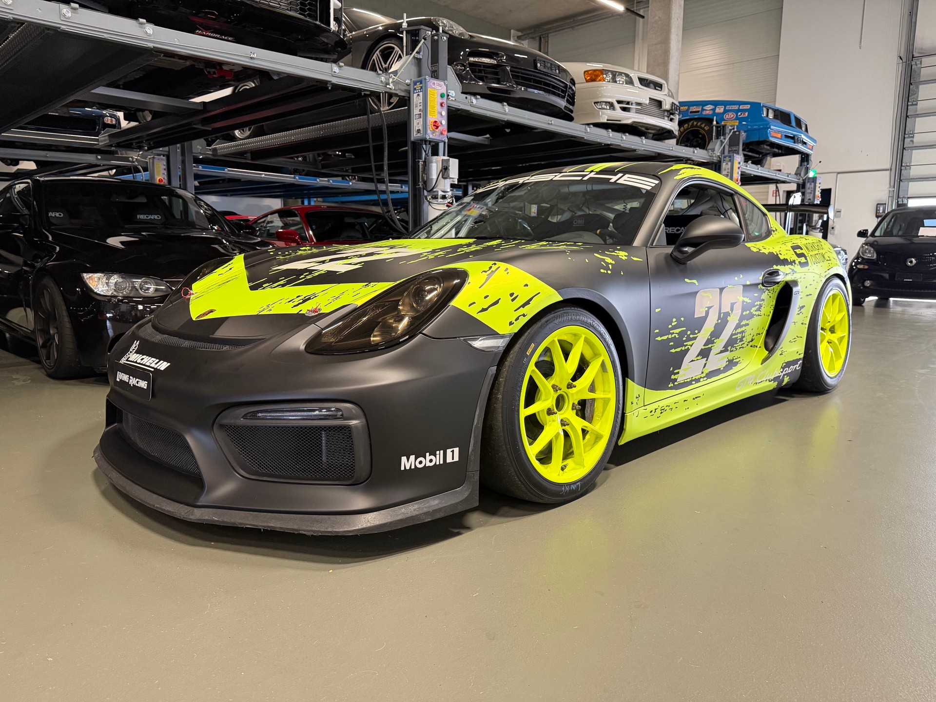 PORSCHE Cayman GT4 Clubsport-image-1