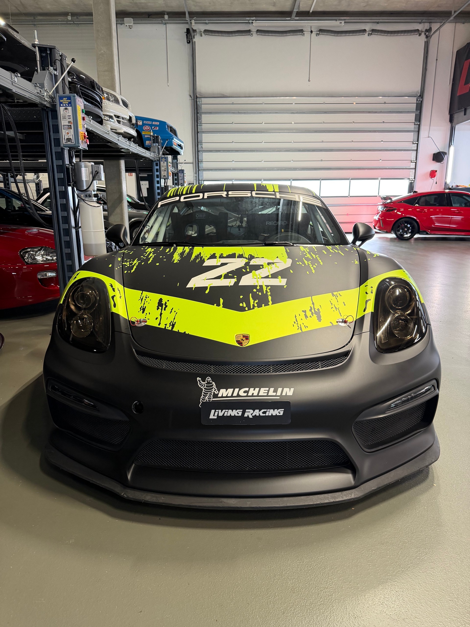 PORSCHE Cayman GT4 Clubsport-image-4