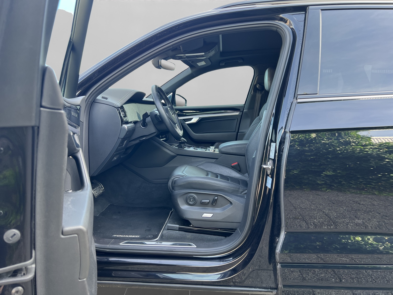 VW Touareg 3.0 TDI R Line Tiptronic-image-8