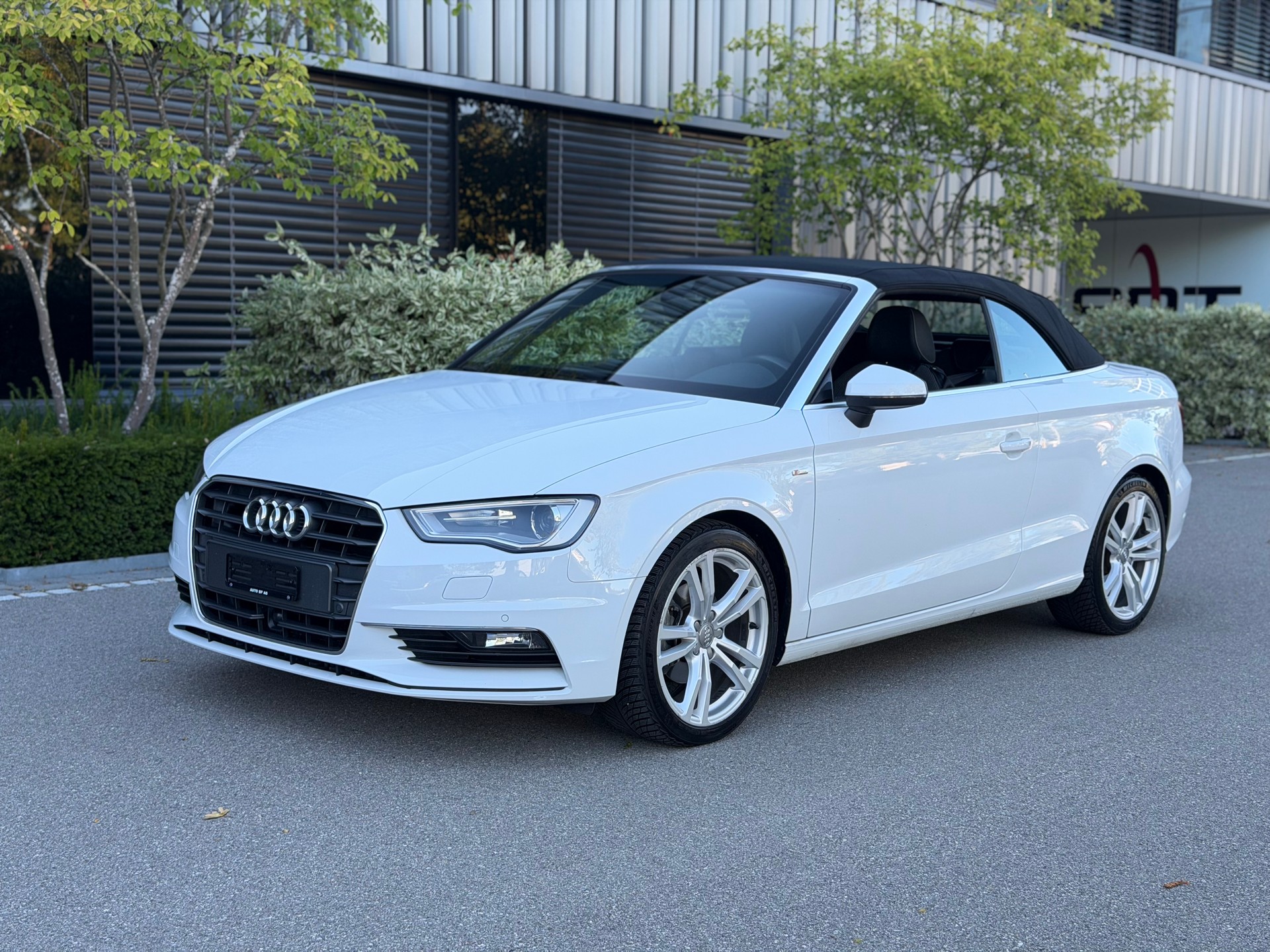 AUDI A3 Cabriolet 1.4 TFSI Ambition S-tronic-image-4
