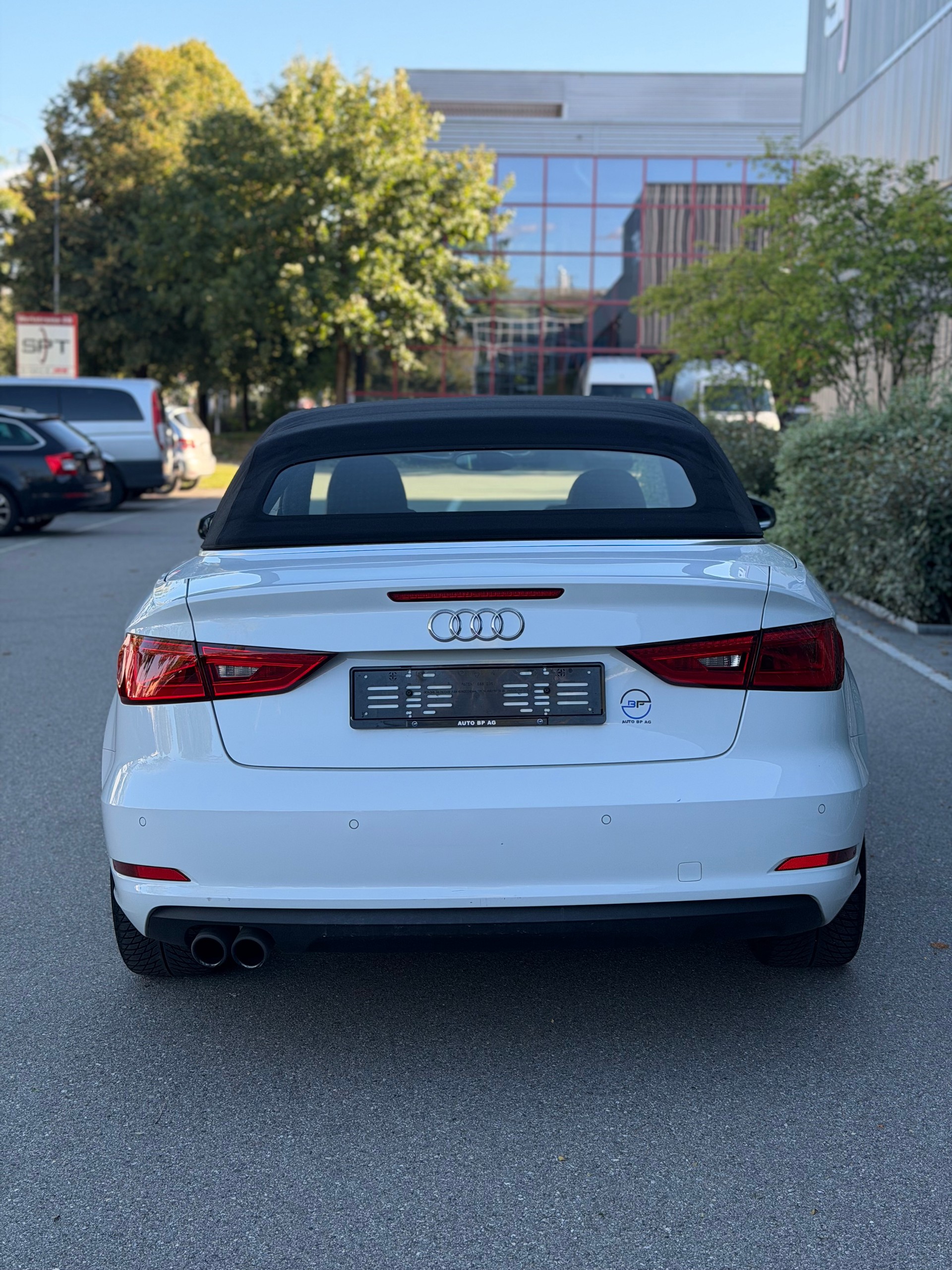 AUDI A3 Cabriolet 1.4 TFSI Ambition S-tronic-image-8