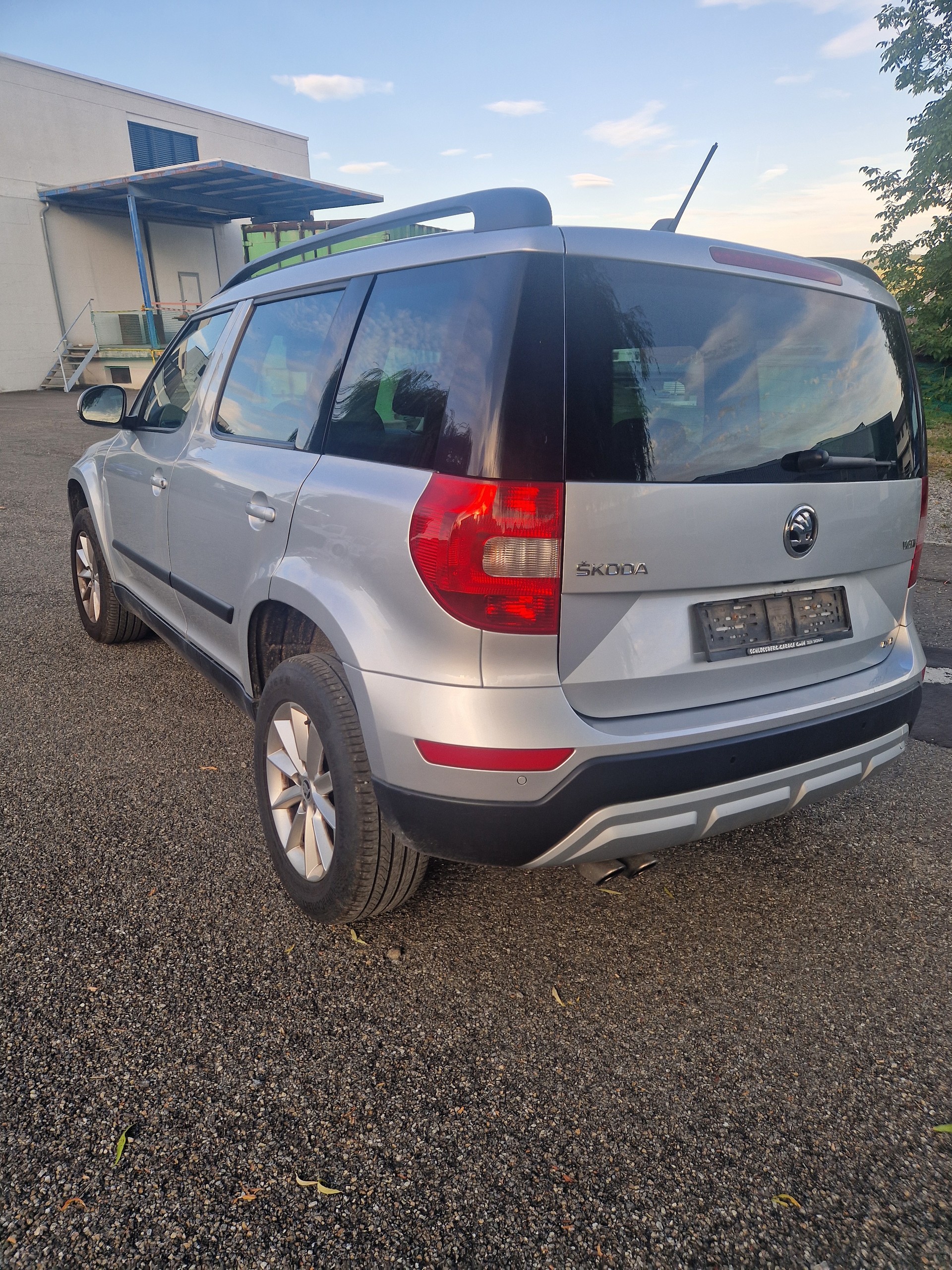 SKODA Yeti 2.0 TDI Outdoor Swiss Joy 4x4 DSG-image-5