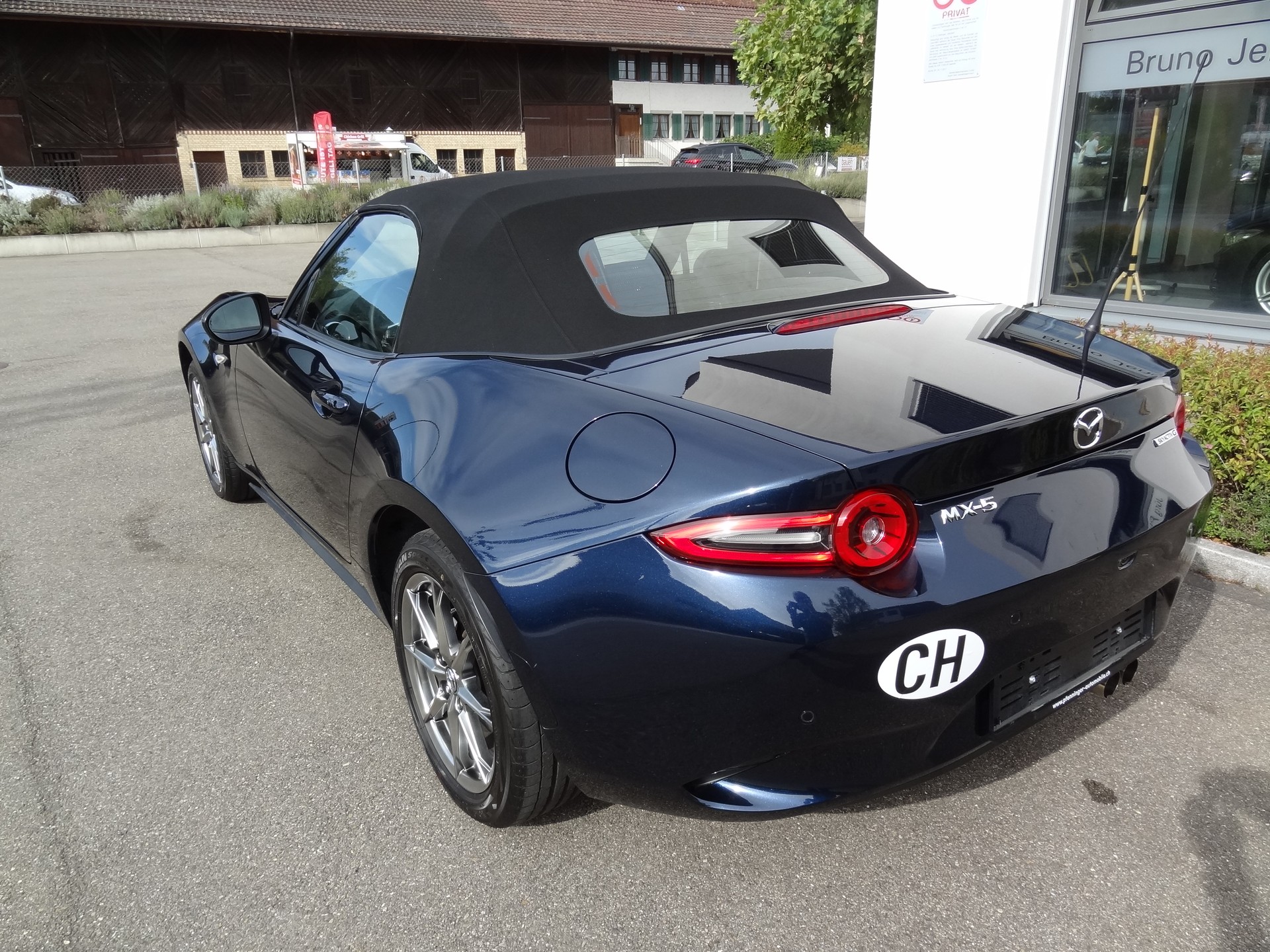 MAZDA MX-5 Skyactiv-G 132 Exclusive-line-image-16