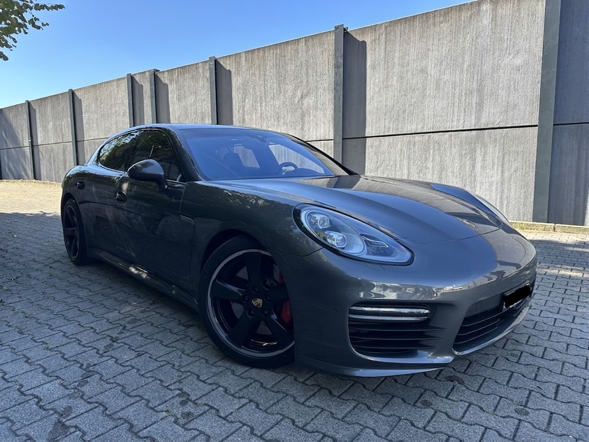 PORSCHE GTS-image-1