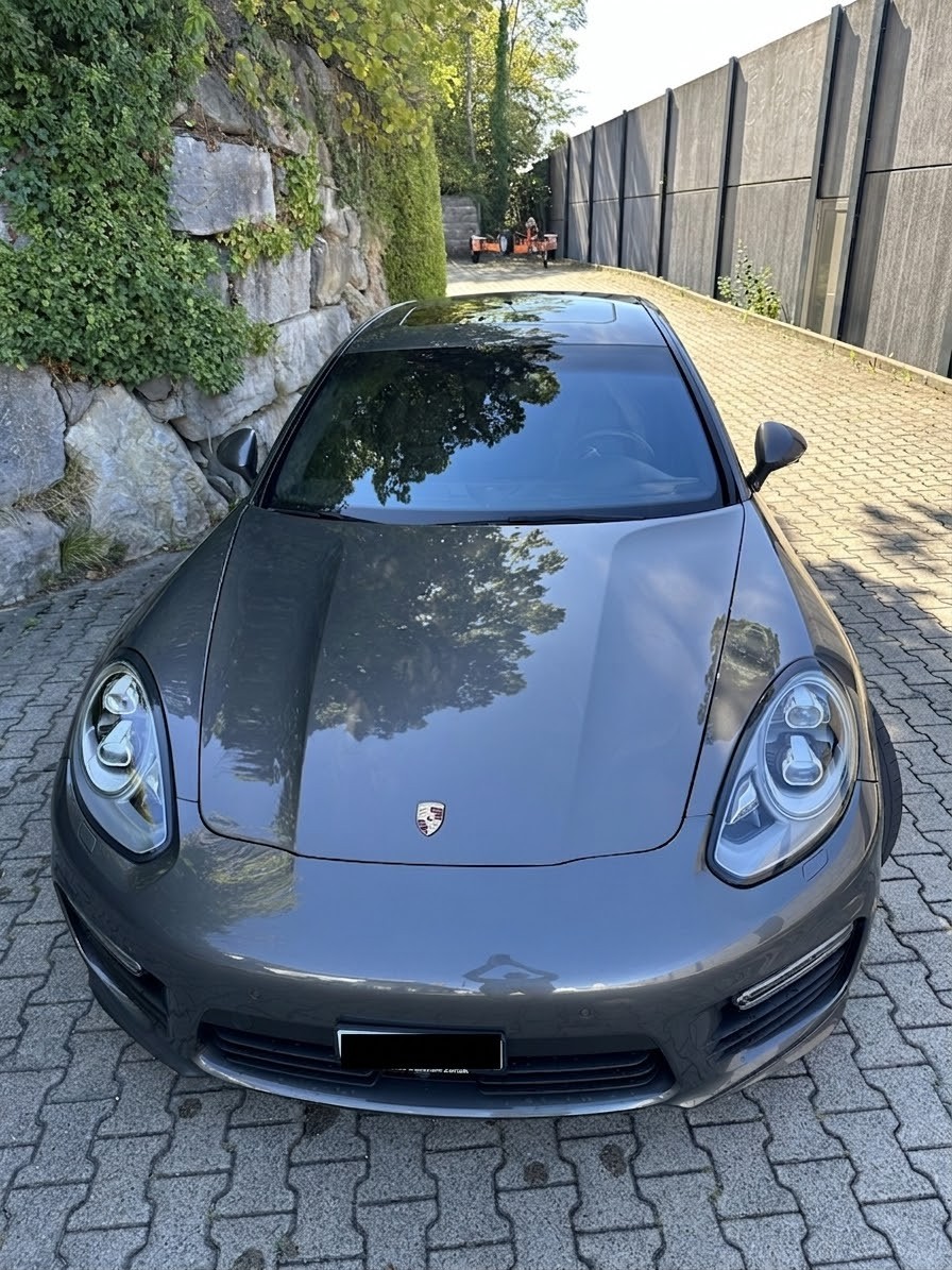 PORSCHE GTS-image-0