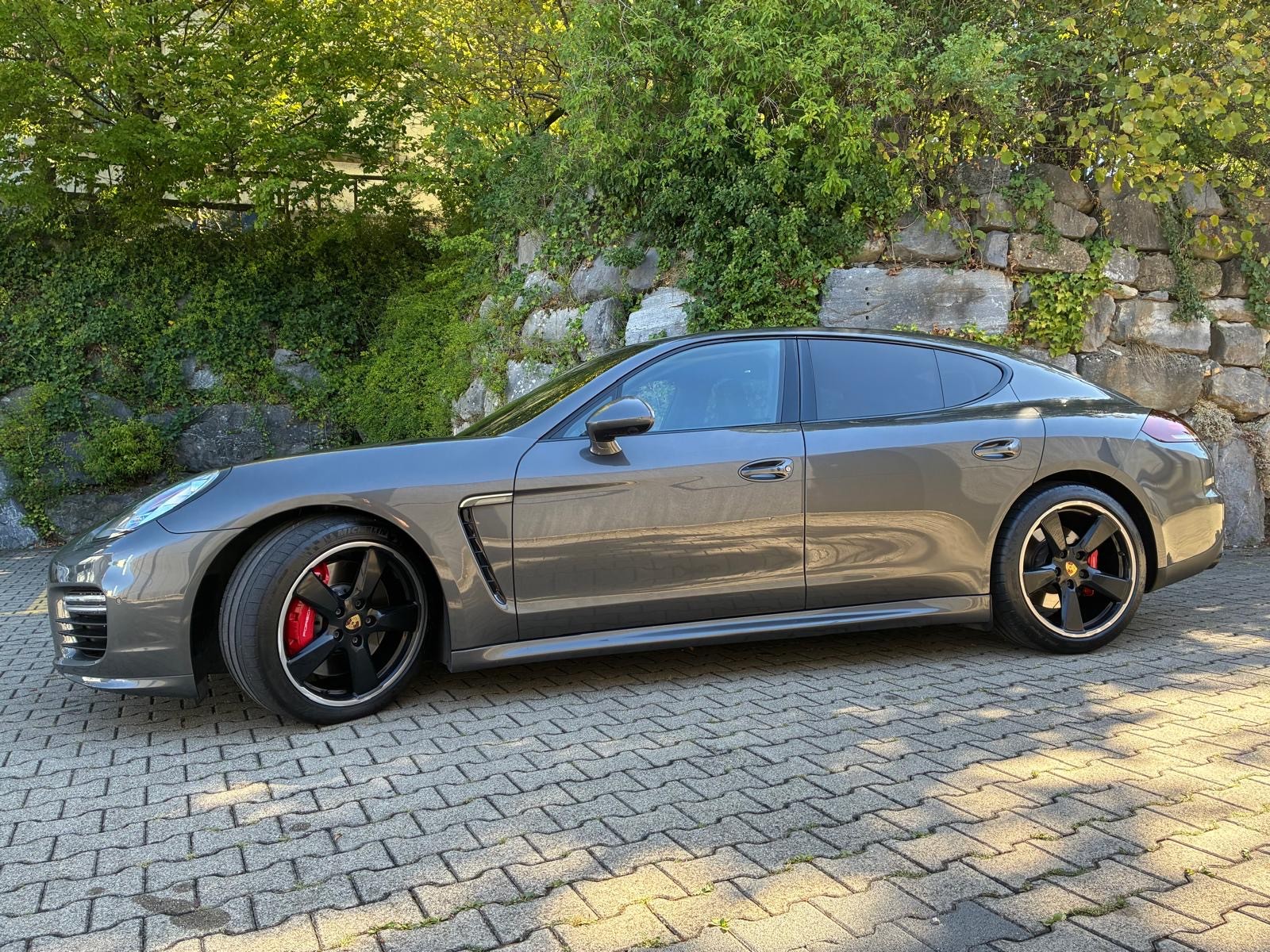 PORSCHE GTS-image-9